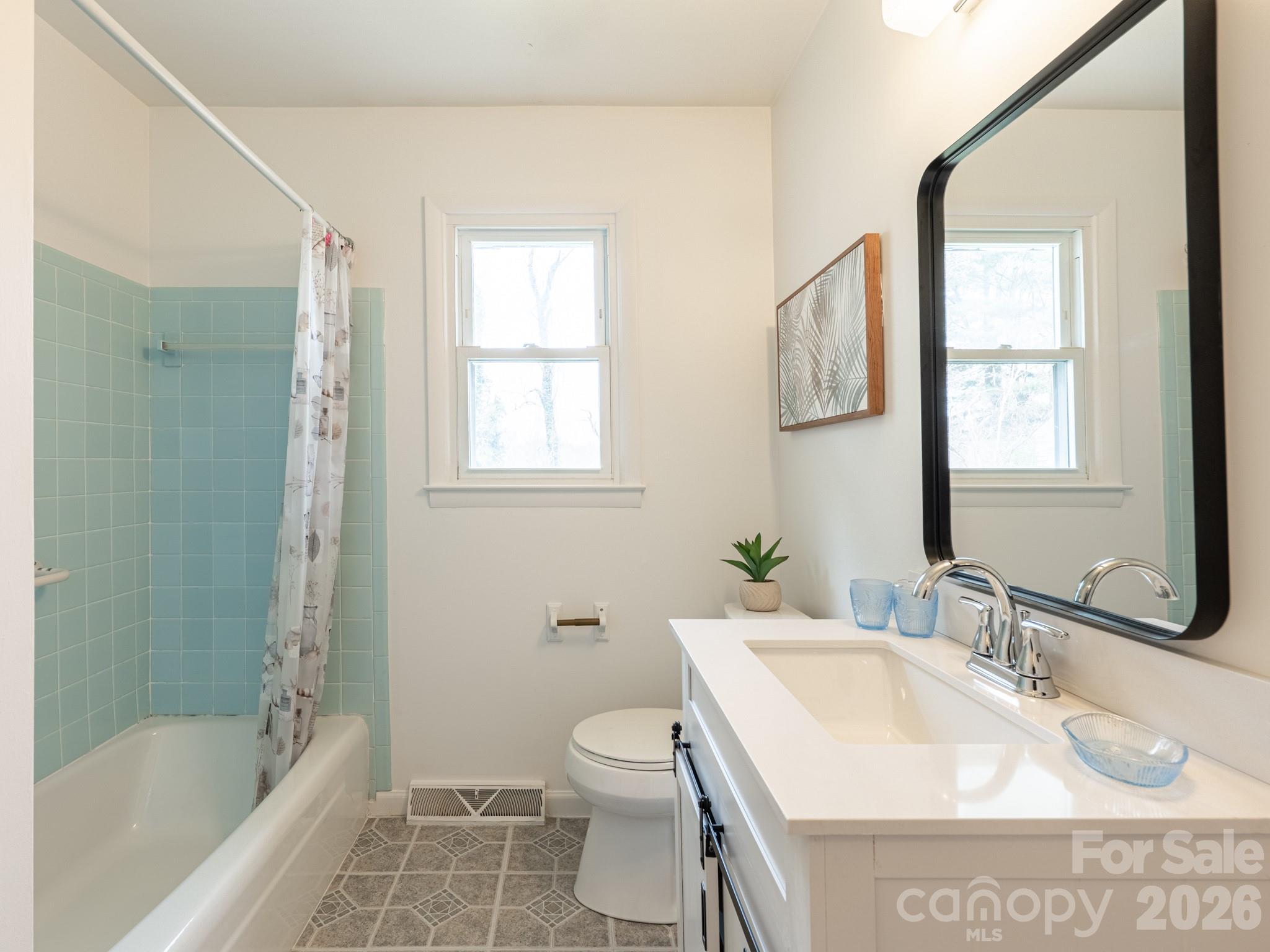 56 Skyview Terrace — Asheville