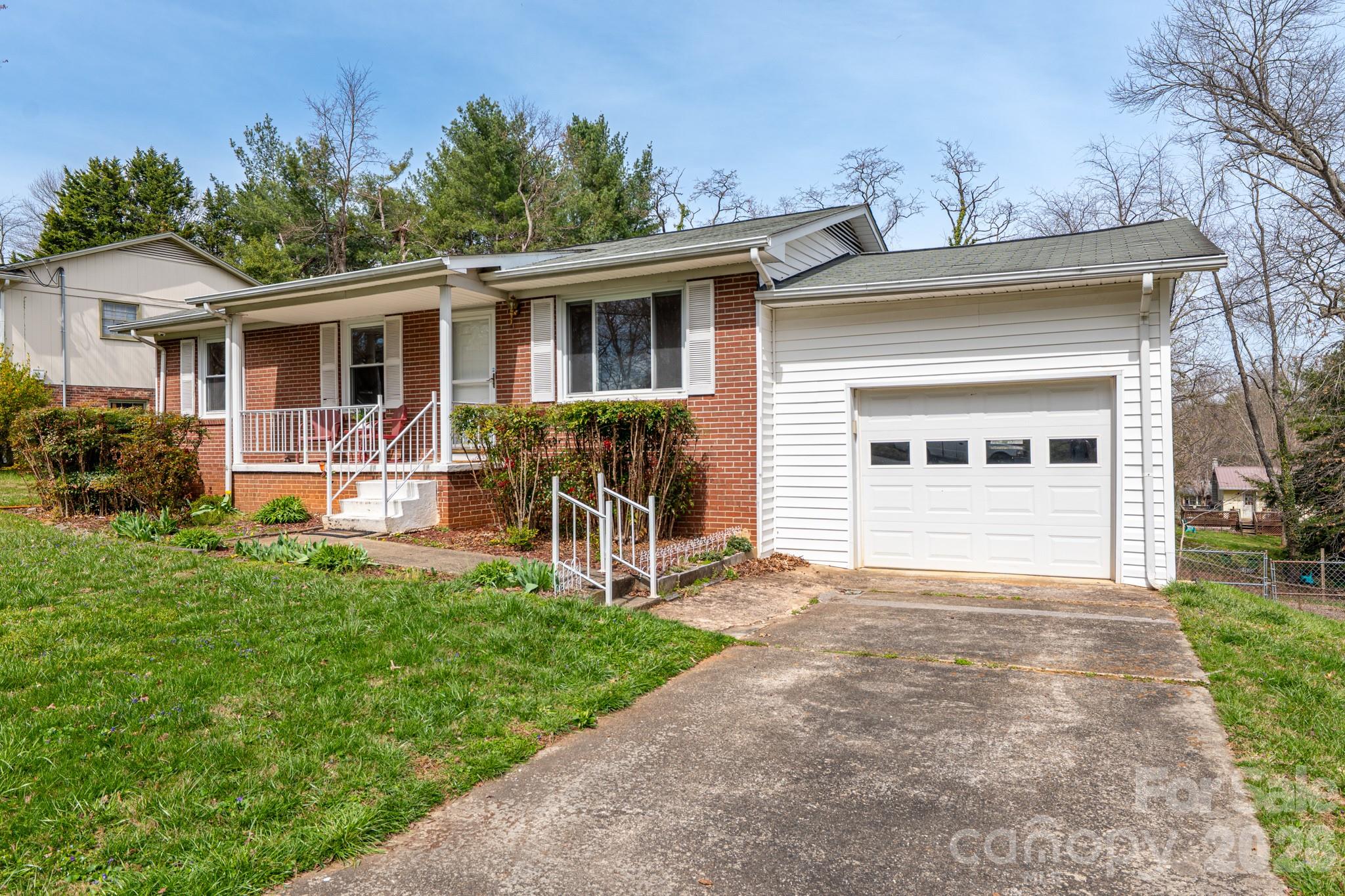 56 Skyview Terrace — Asheville