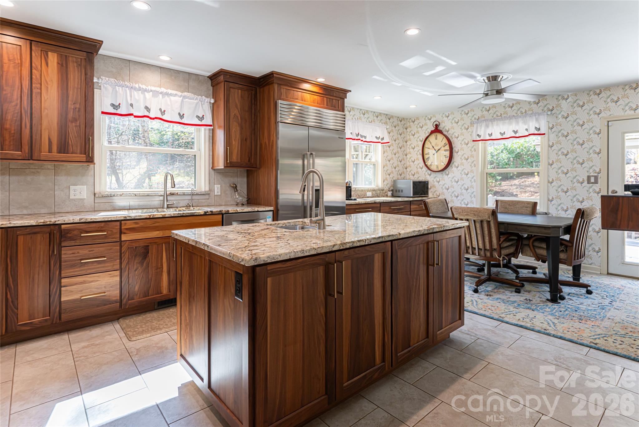 106 Oak Hollow Court — Asheville