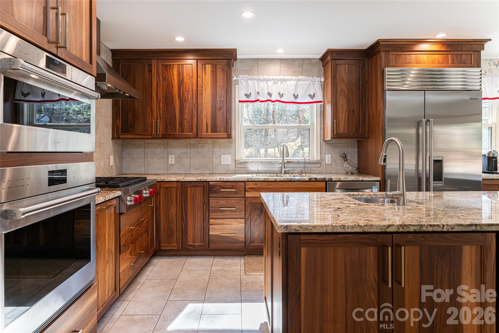 106 Oak Hollow Court — Asheville