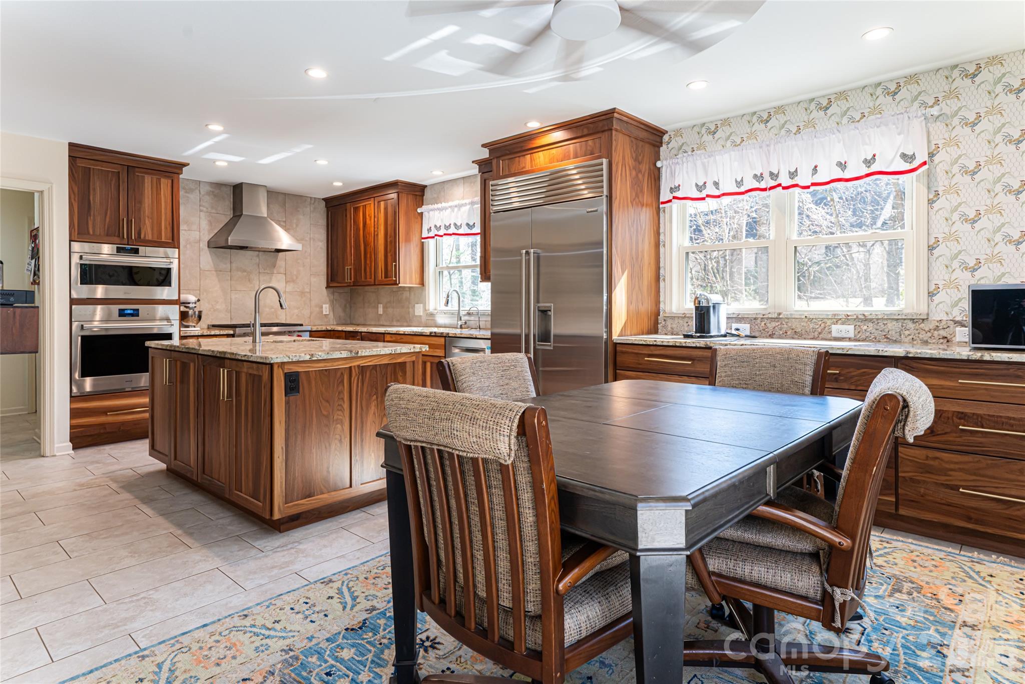 106 Oak Hollow Court — Asheville