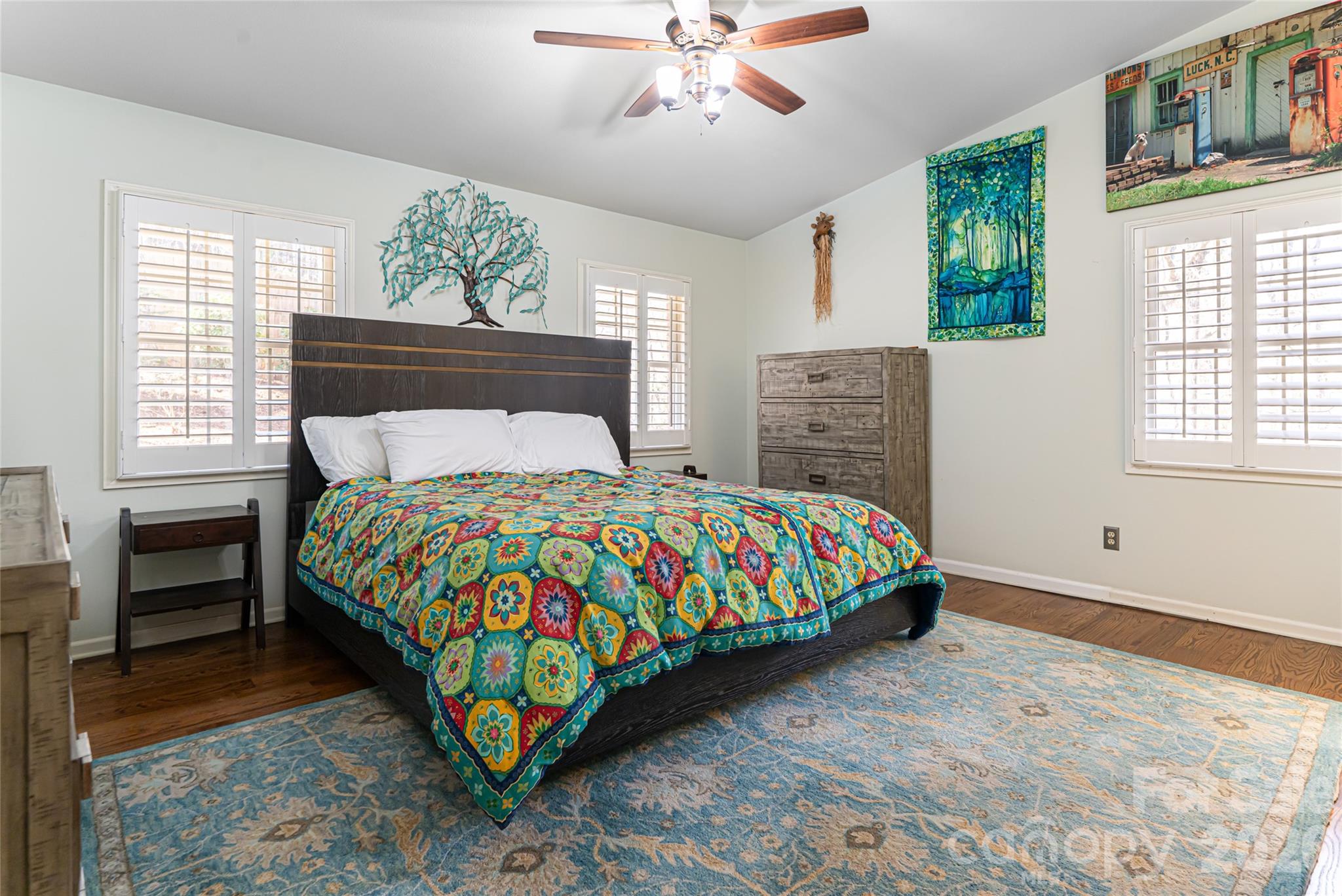 106 Oak Hollow Court — Asheville