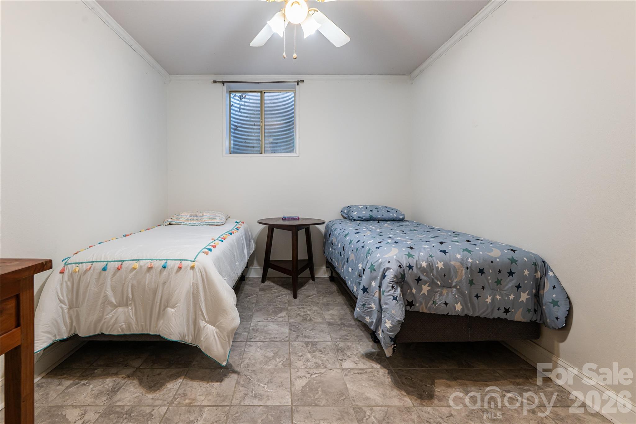 106 Oak Hollow Court — Asheville