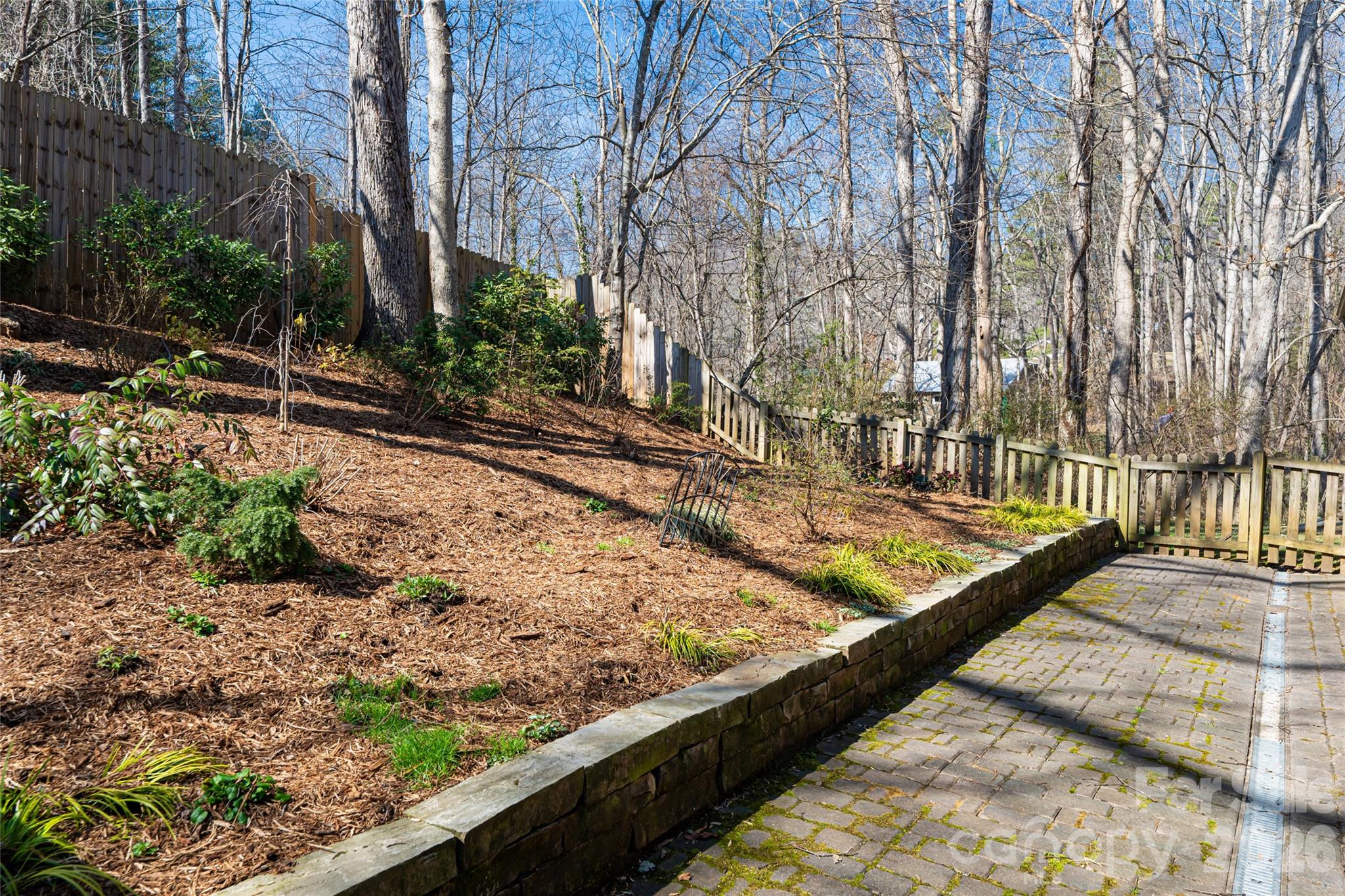 106 Oak Hollow Court — Asheville