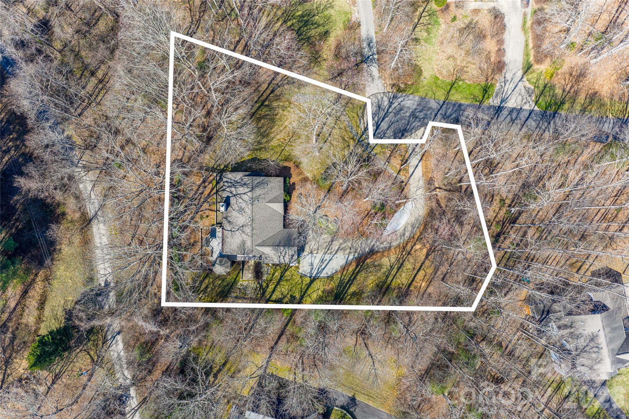 106 Oak Hollow Court — Asheville