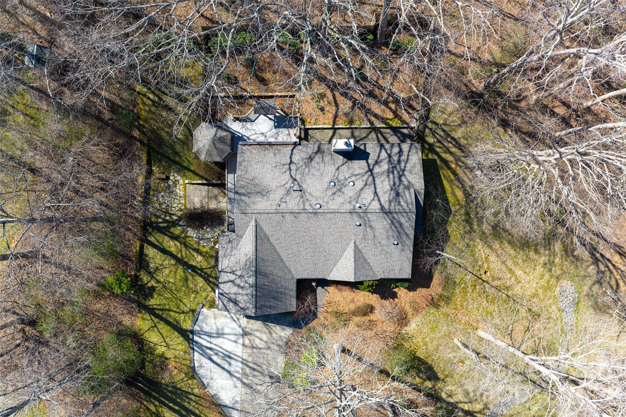 106 Oak Hollow Court — Asheville