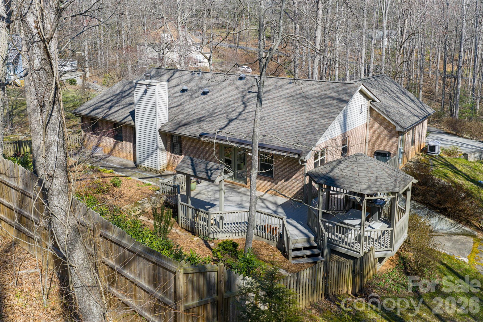 106 Oak Hollow Court — Asheville