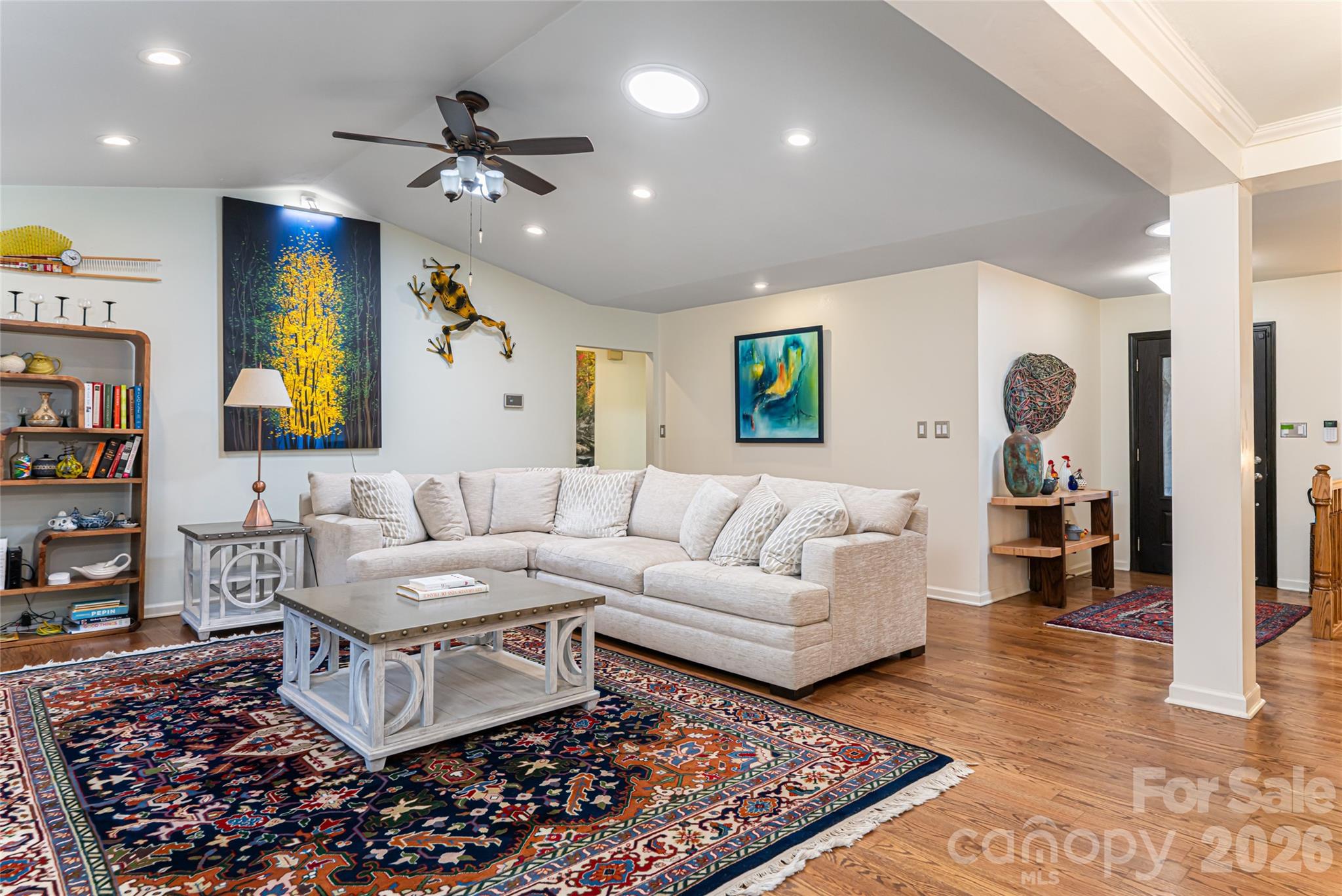 106 Oak Hollow Court — Asheville