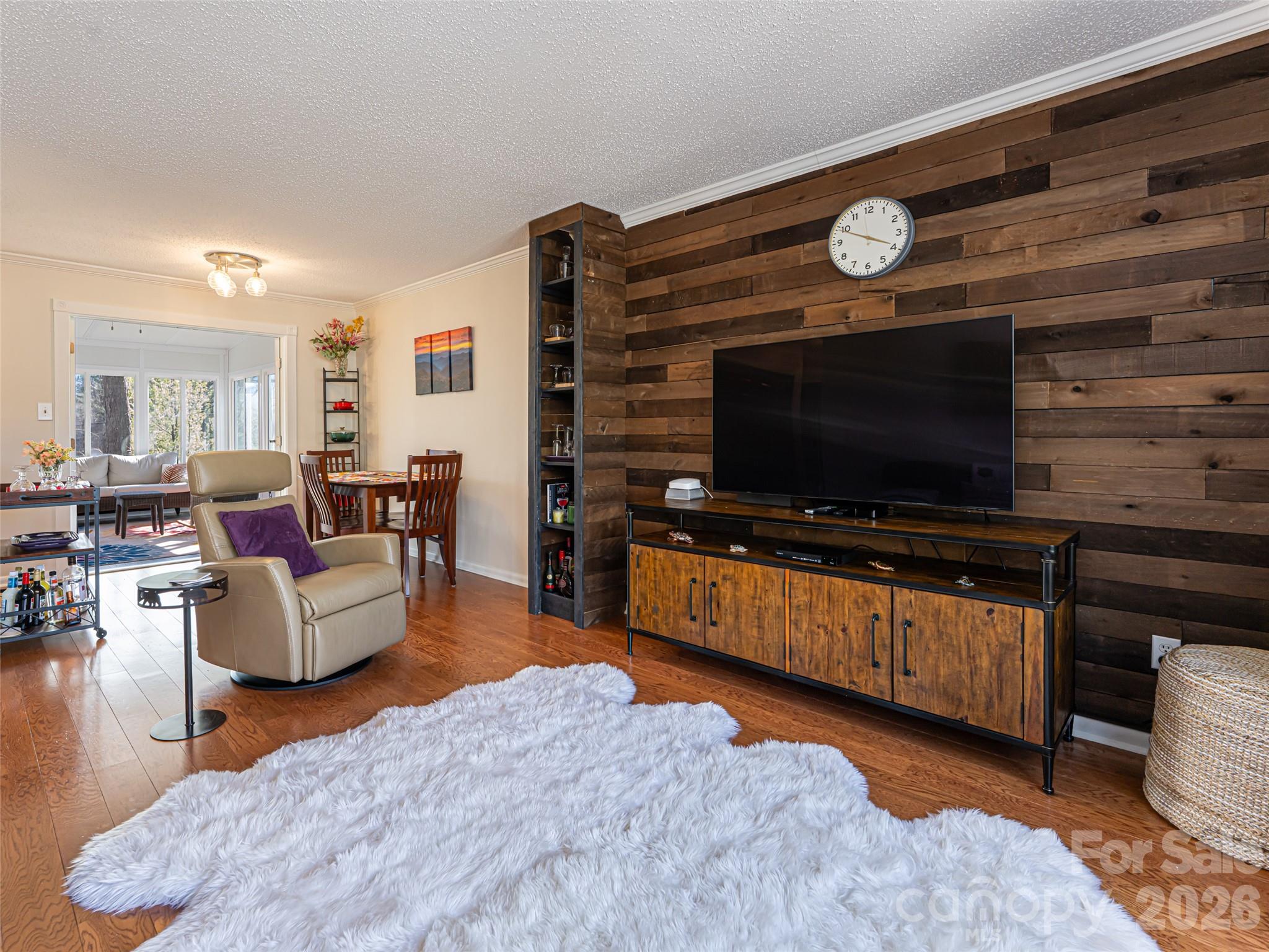 2F Lynx Drive — Black Mountain