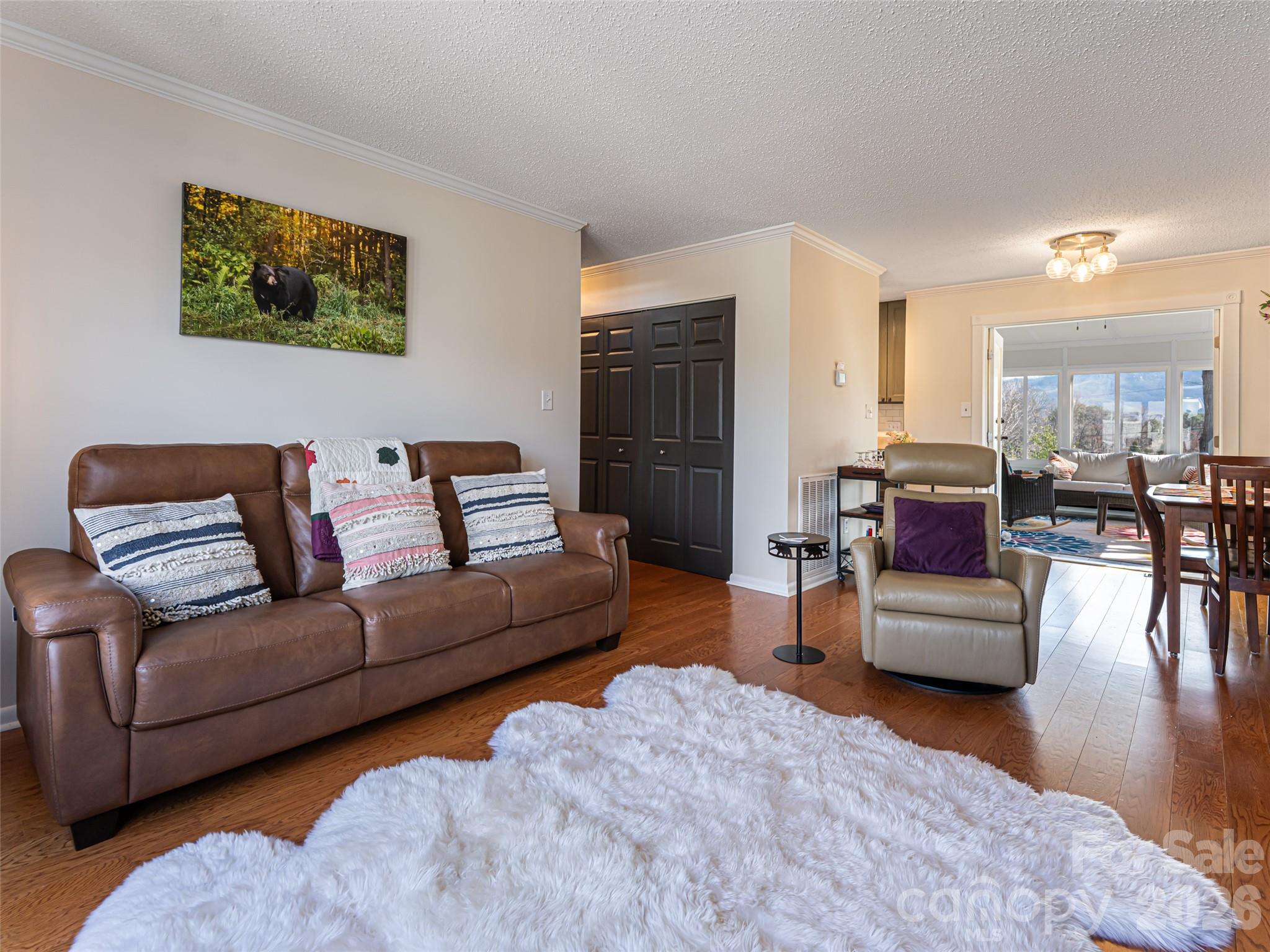 2F Lynx Drive — Black Mountain