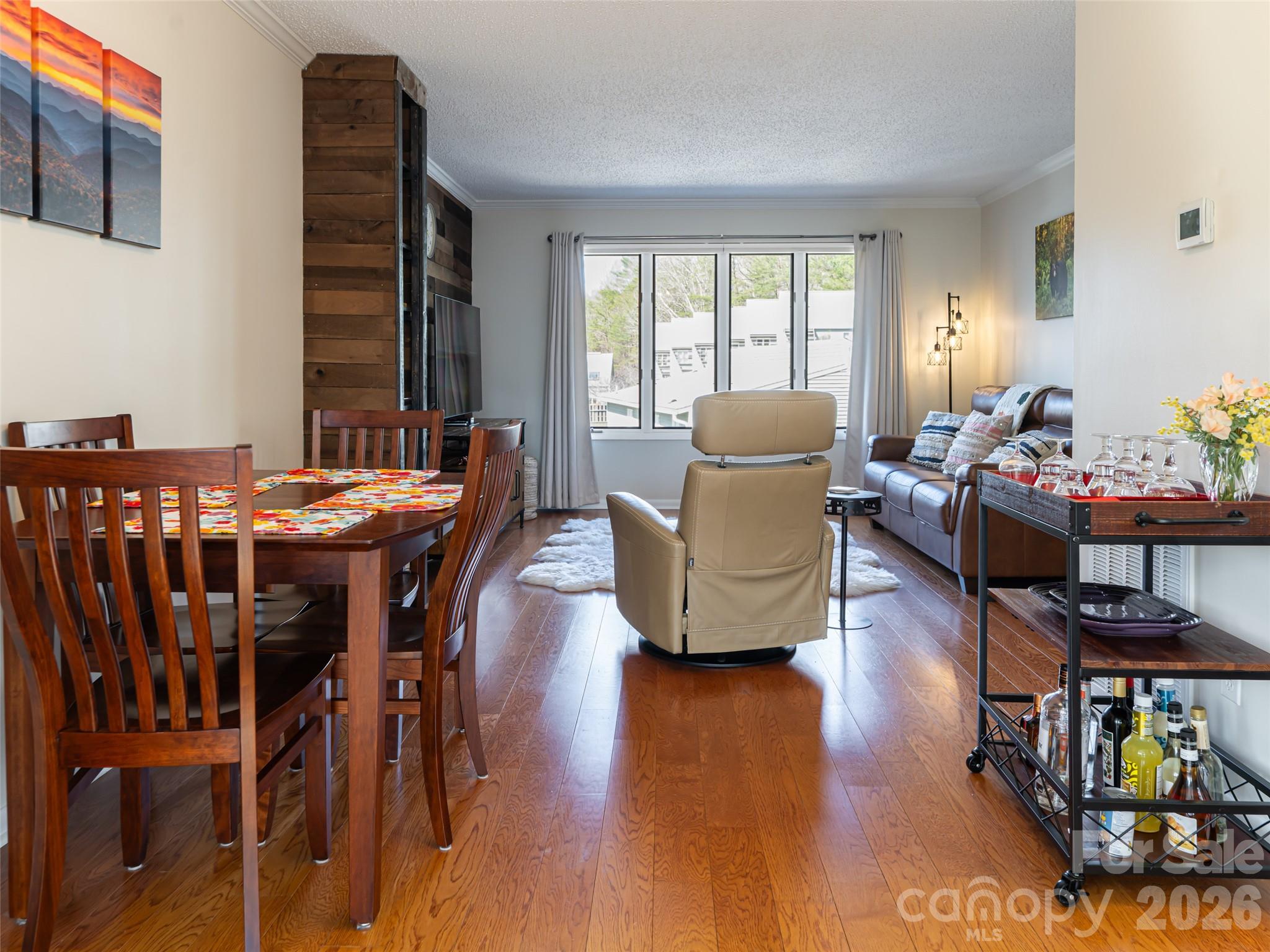 2F Lynx Drive — Black Mountain