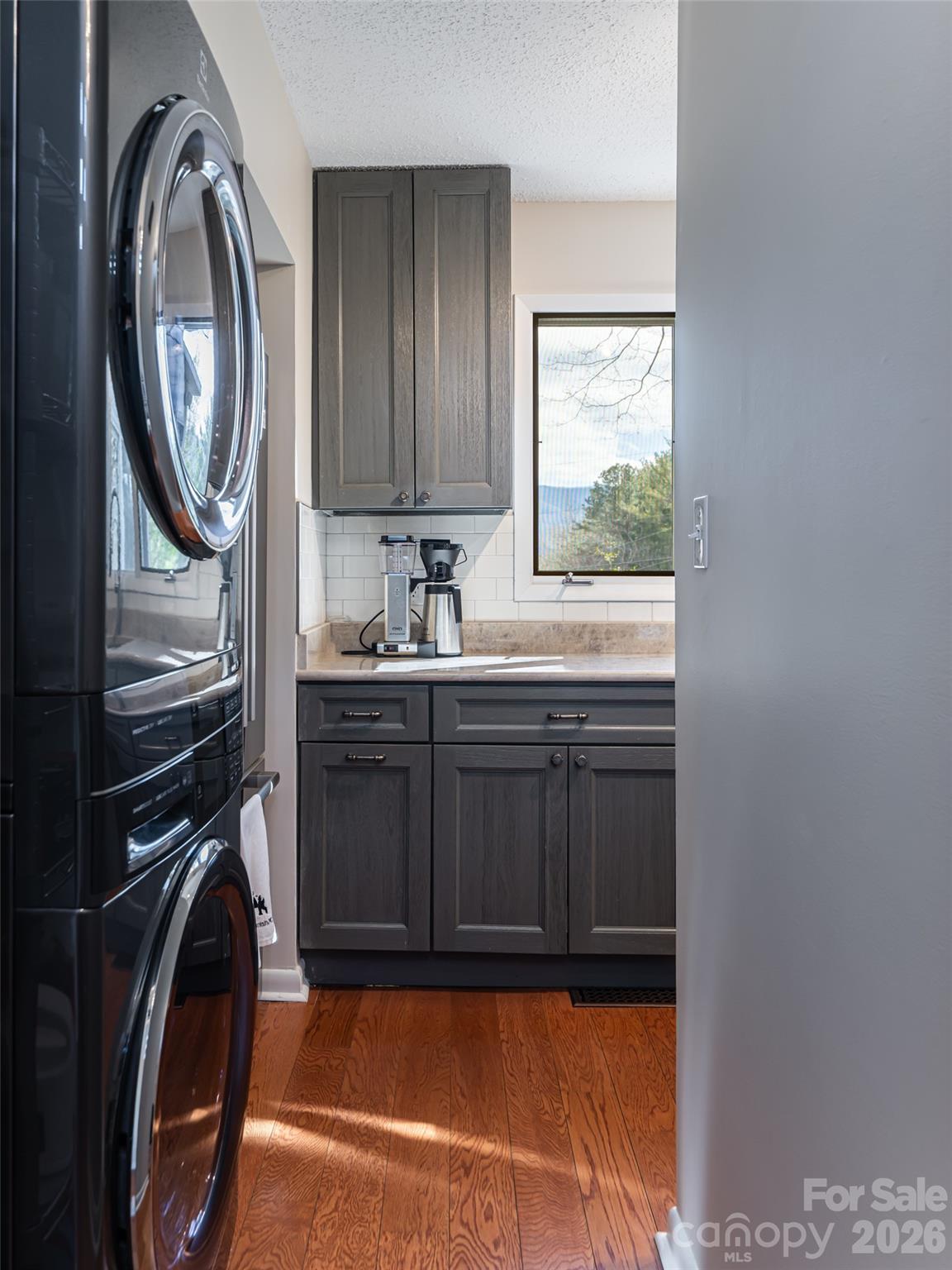 2F Lynx Drive — Black Mountain