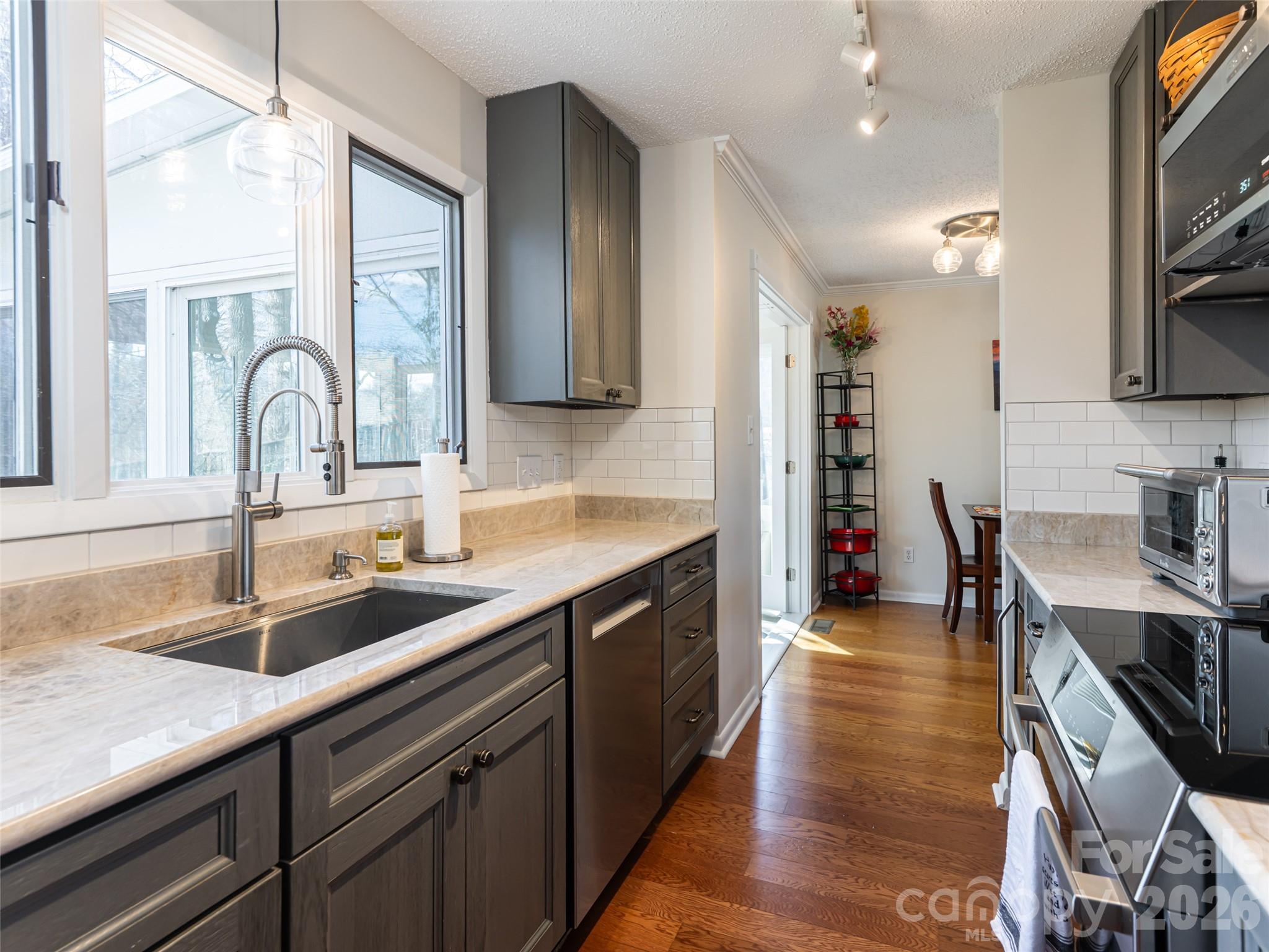 2F Lynx Drive — Black Mountain