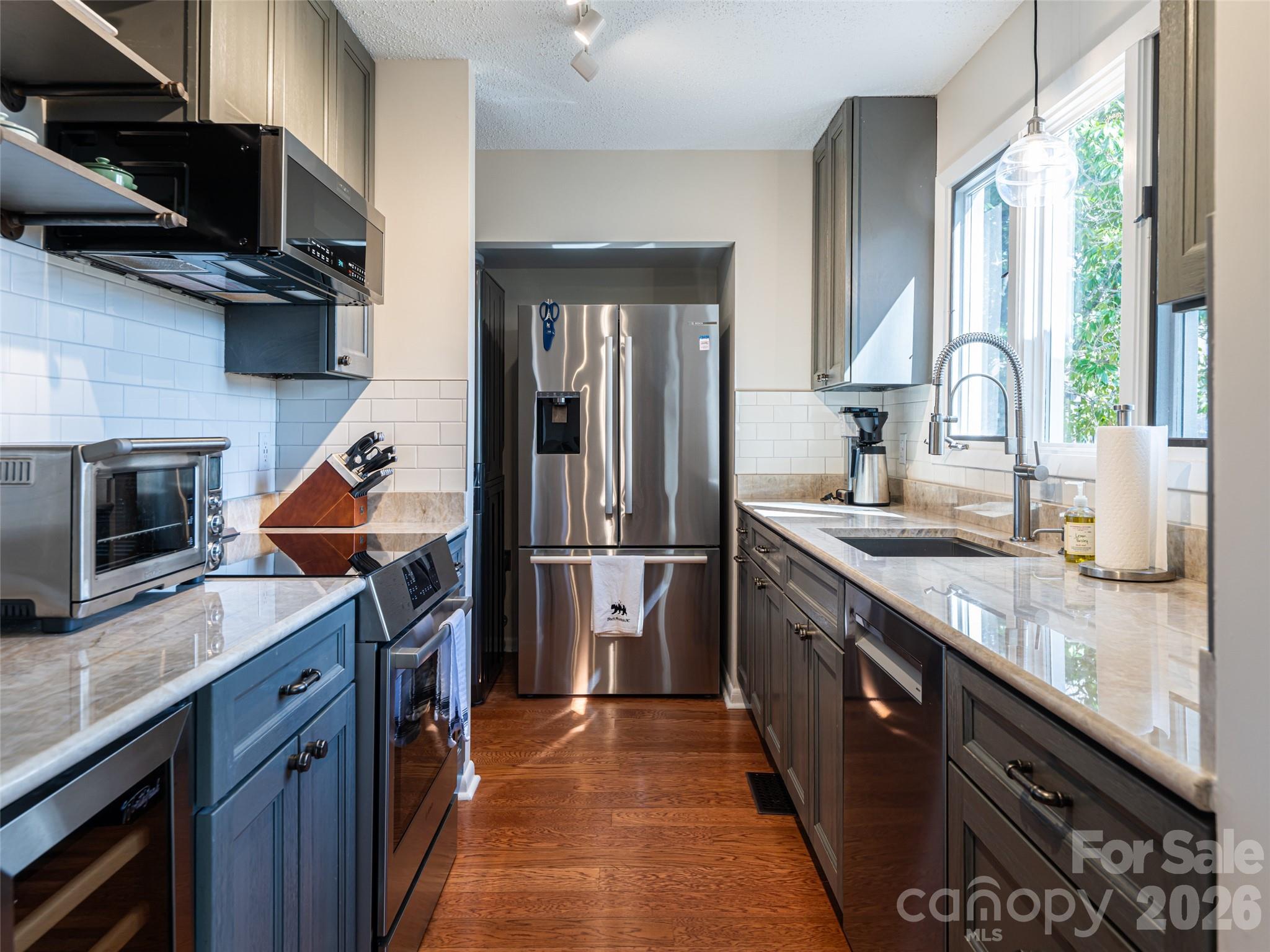 2F Lynx Drive — Black Mountain