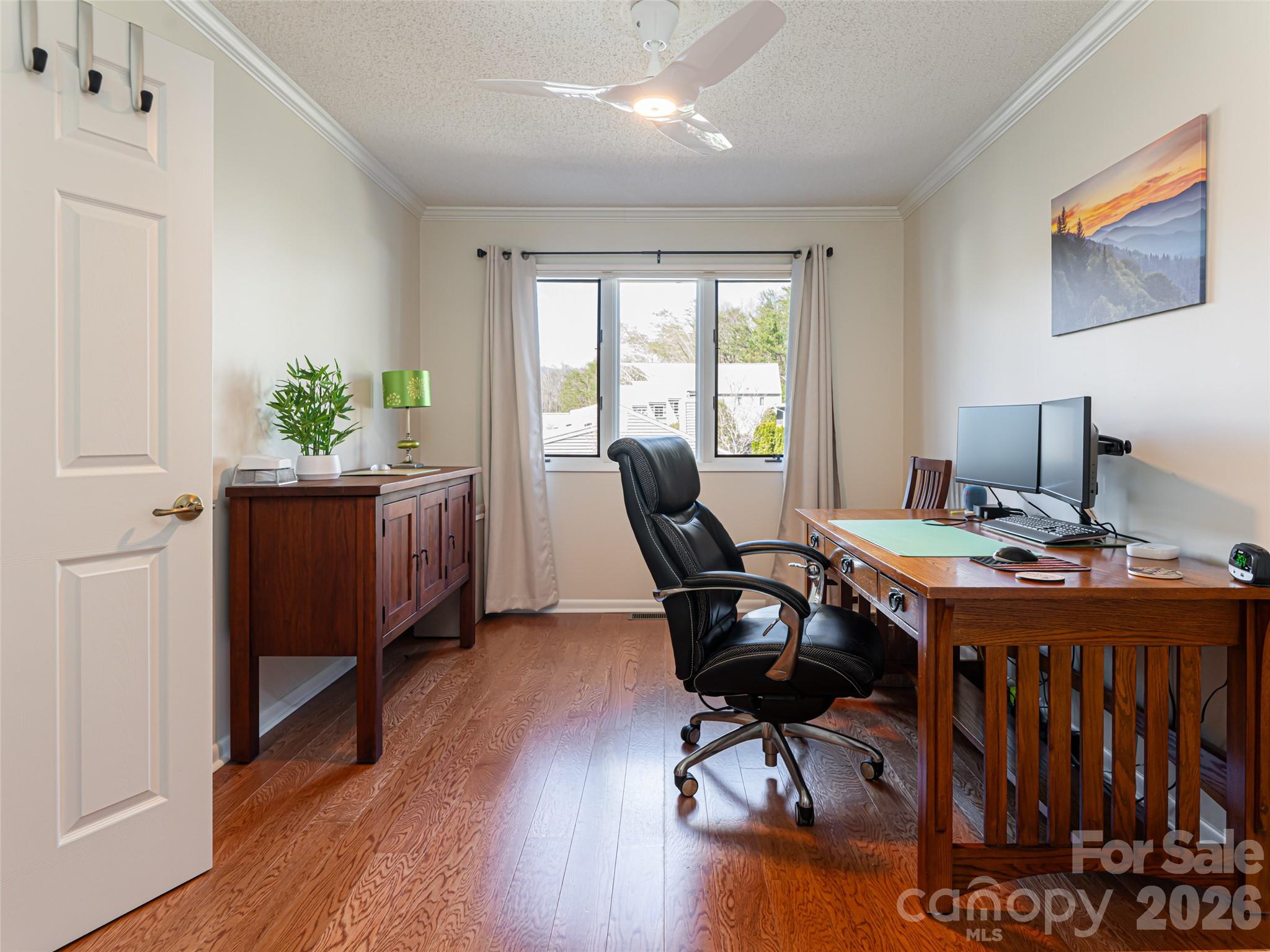 2F Lynx Drive — Black Mountain