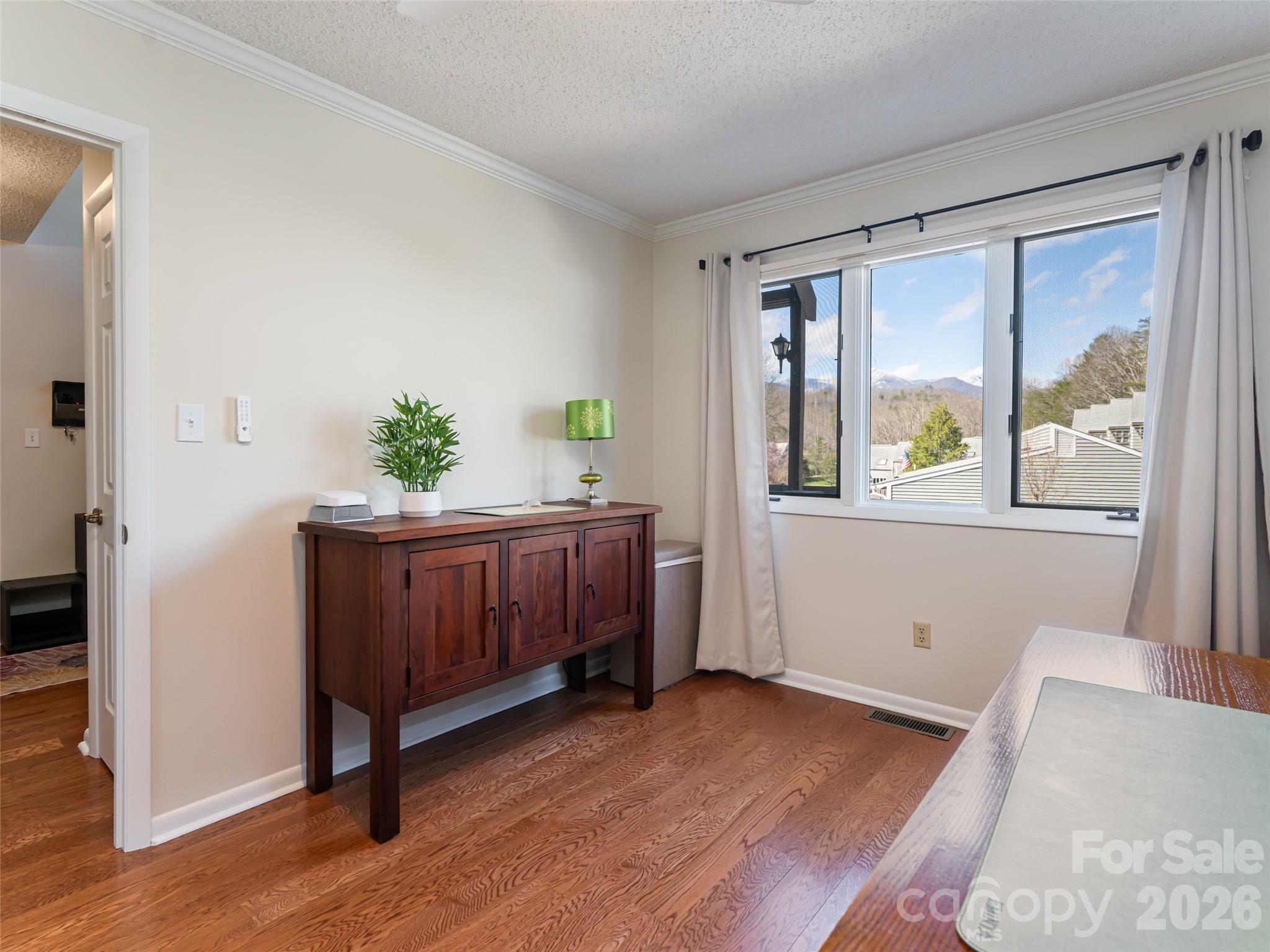 2F Lynx Drive — Black Mountain