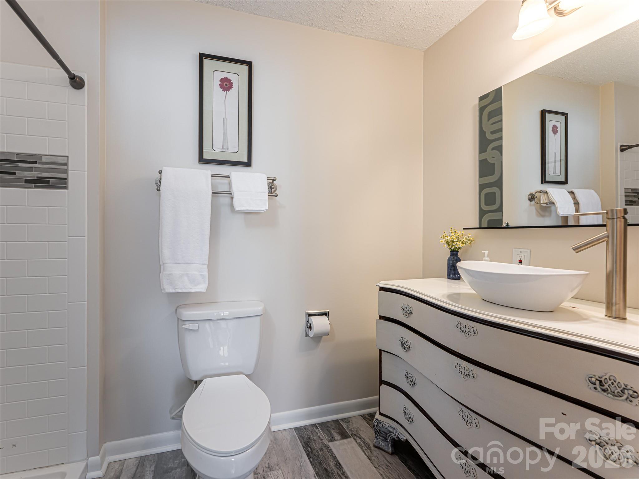 2F Lynx Drive — Black Mountain