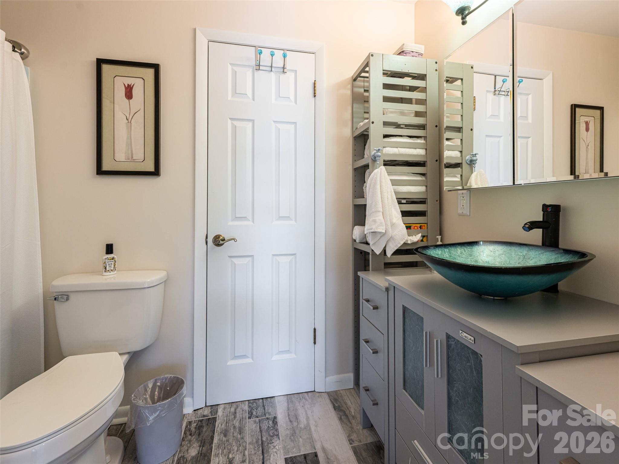 2F Lynx Drive — Black Mountain