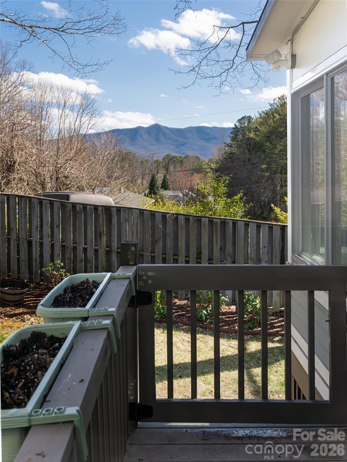 2F Lynx Drive — Black Mountain