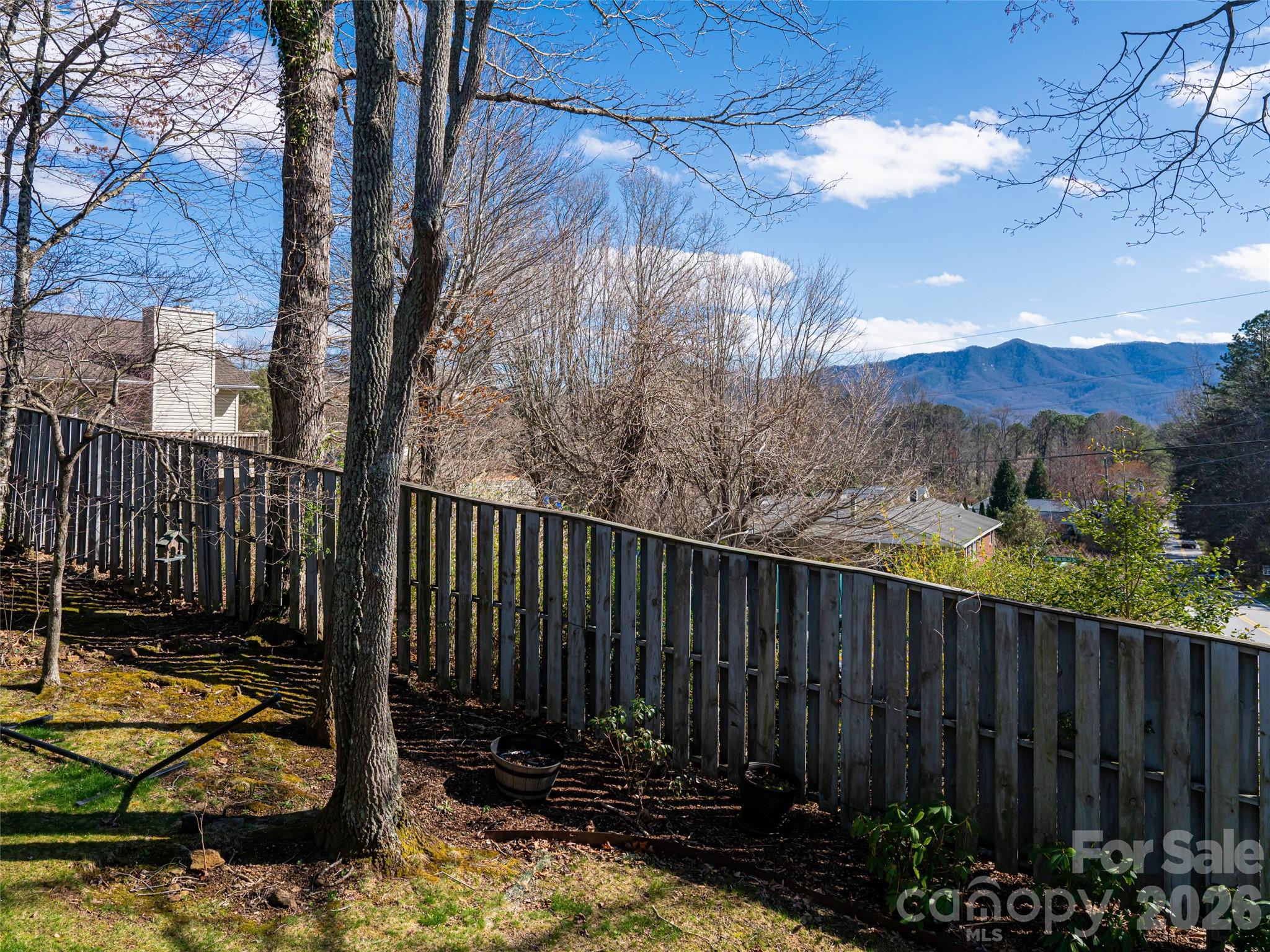 2F Lynx Drive — Black Mountain