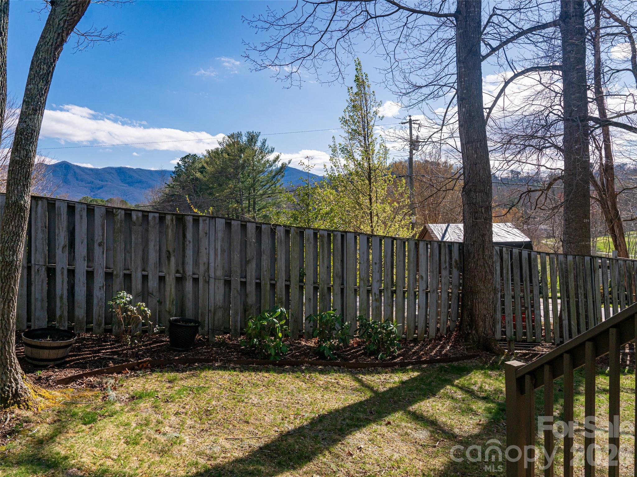 2F Lynx Drive — Black Mountain