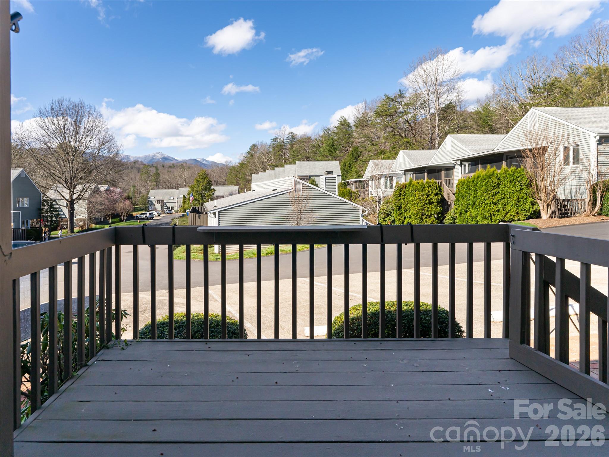 2F Lynx Drive — Black Mountain