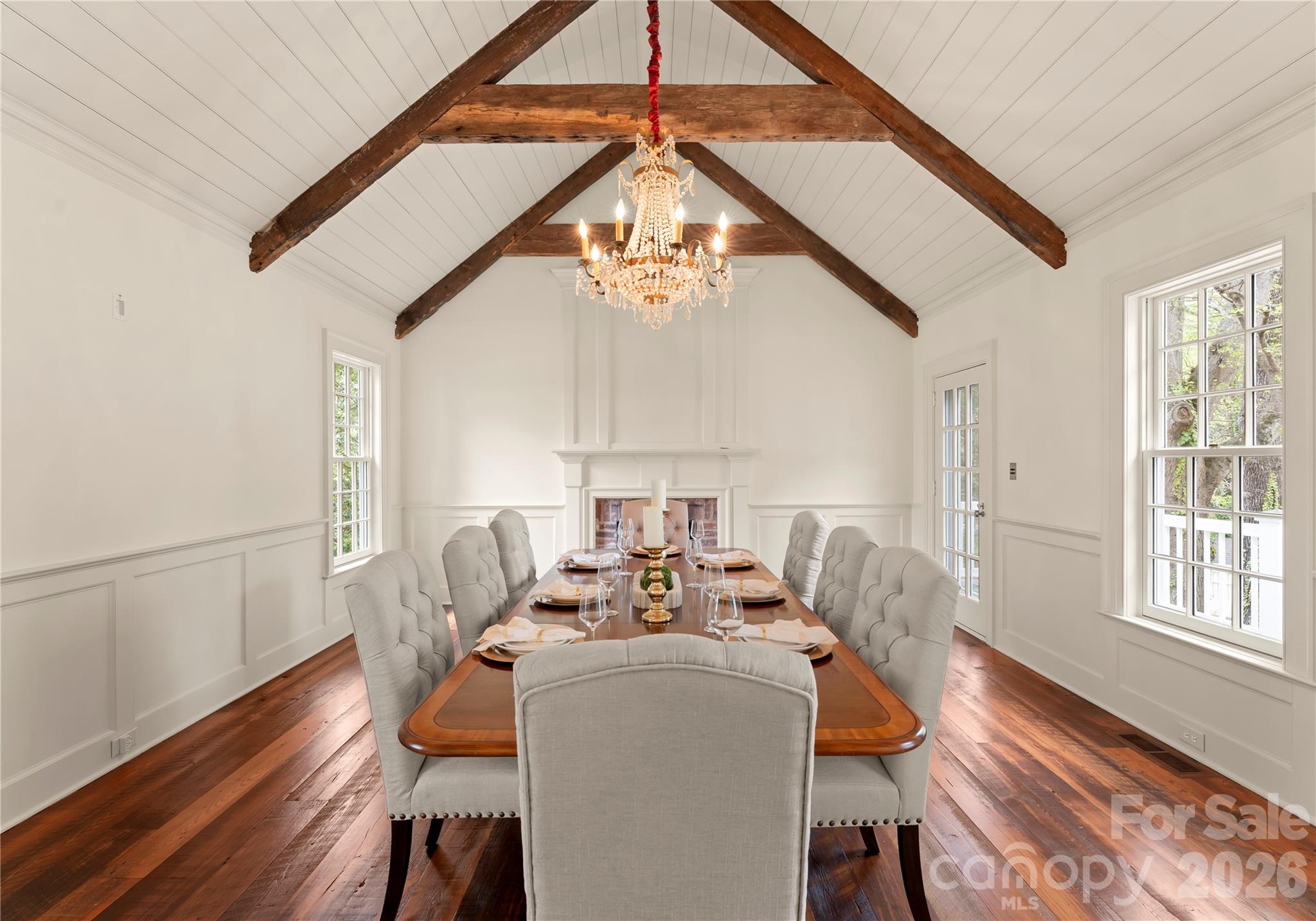 5520 Sharon View Road — Charlotte