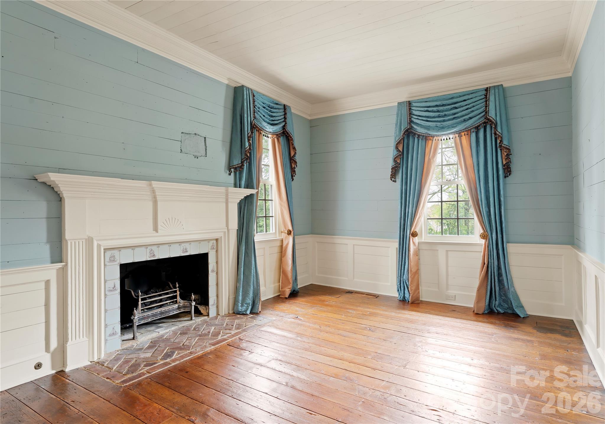 5520 Sharon View Road — Charlotte