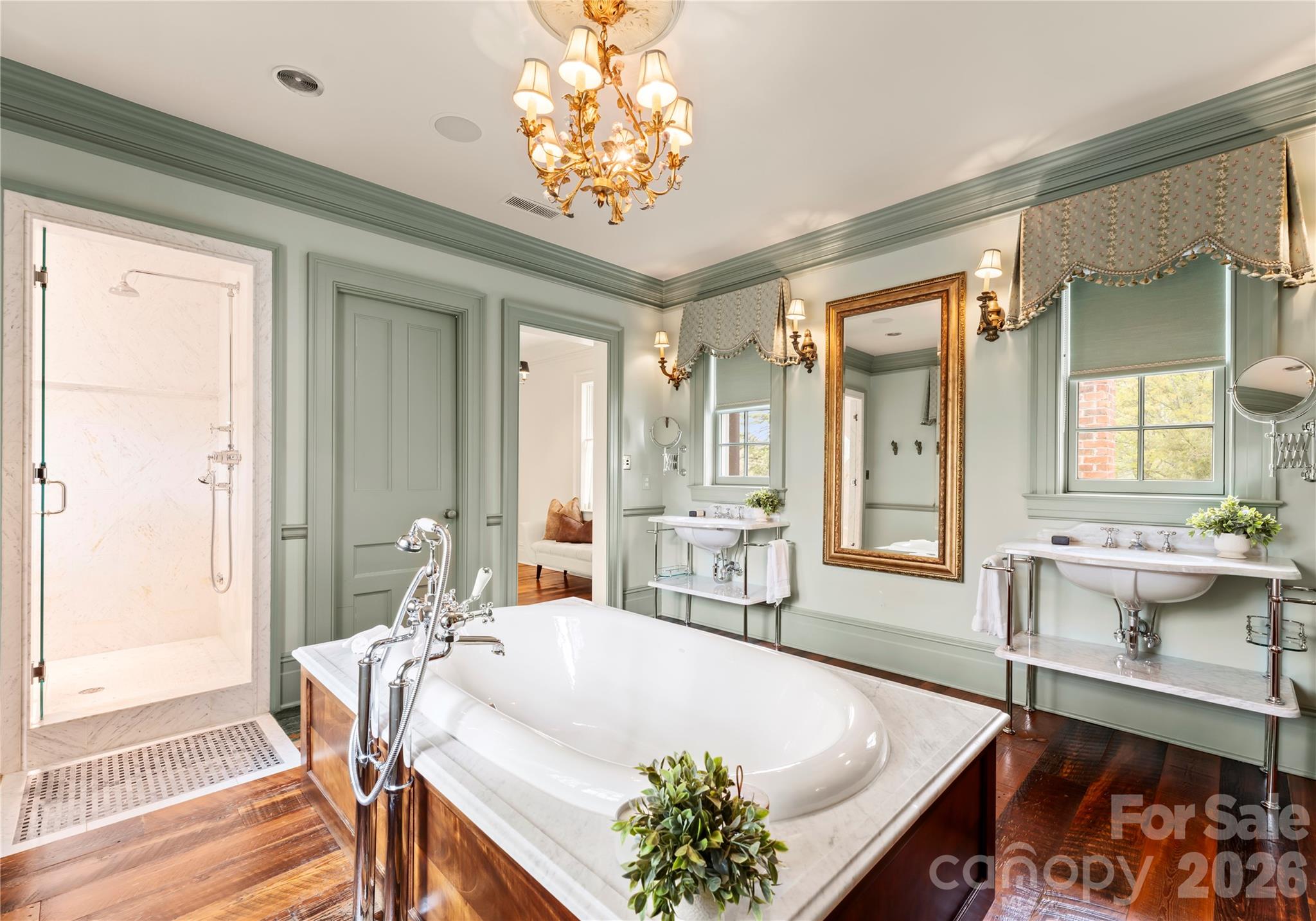 5520 Sharon View Road — Charlotte