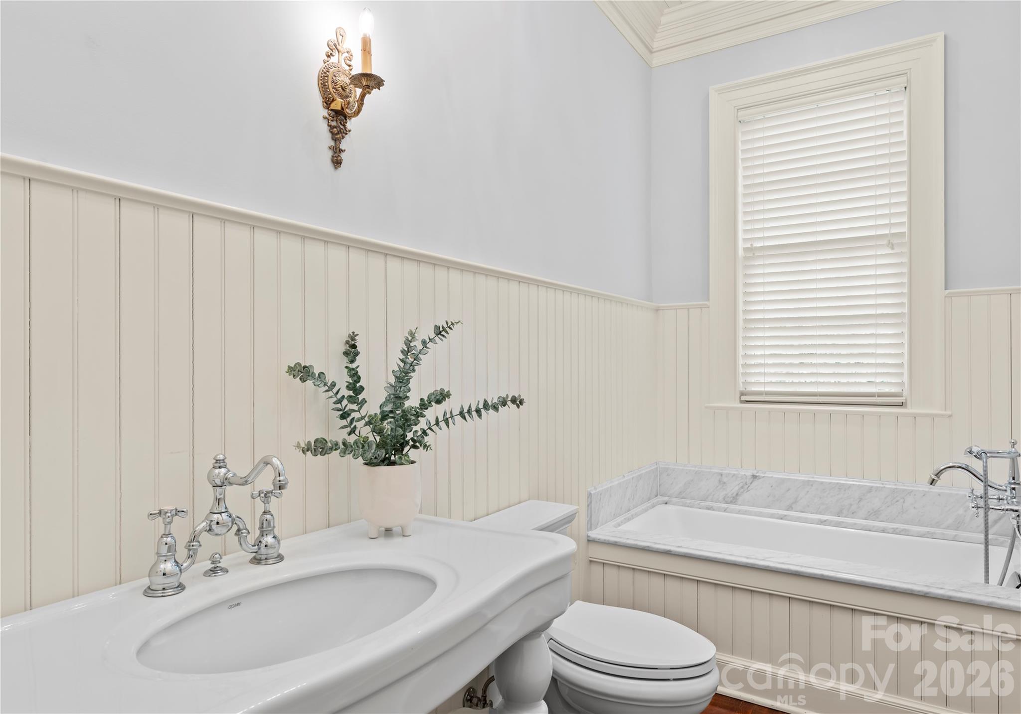 5520 Sharon View Road — Charlotte