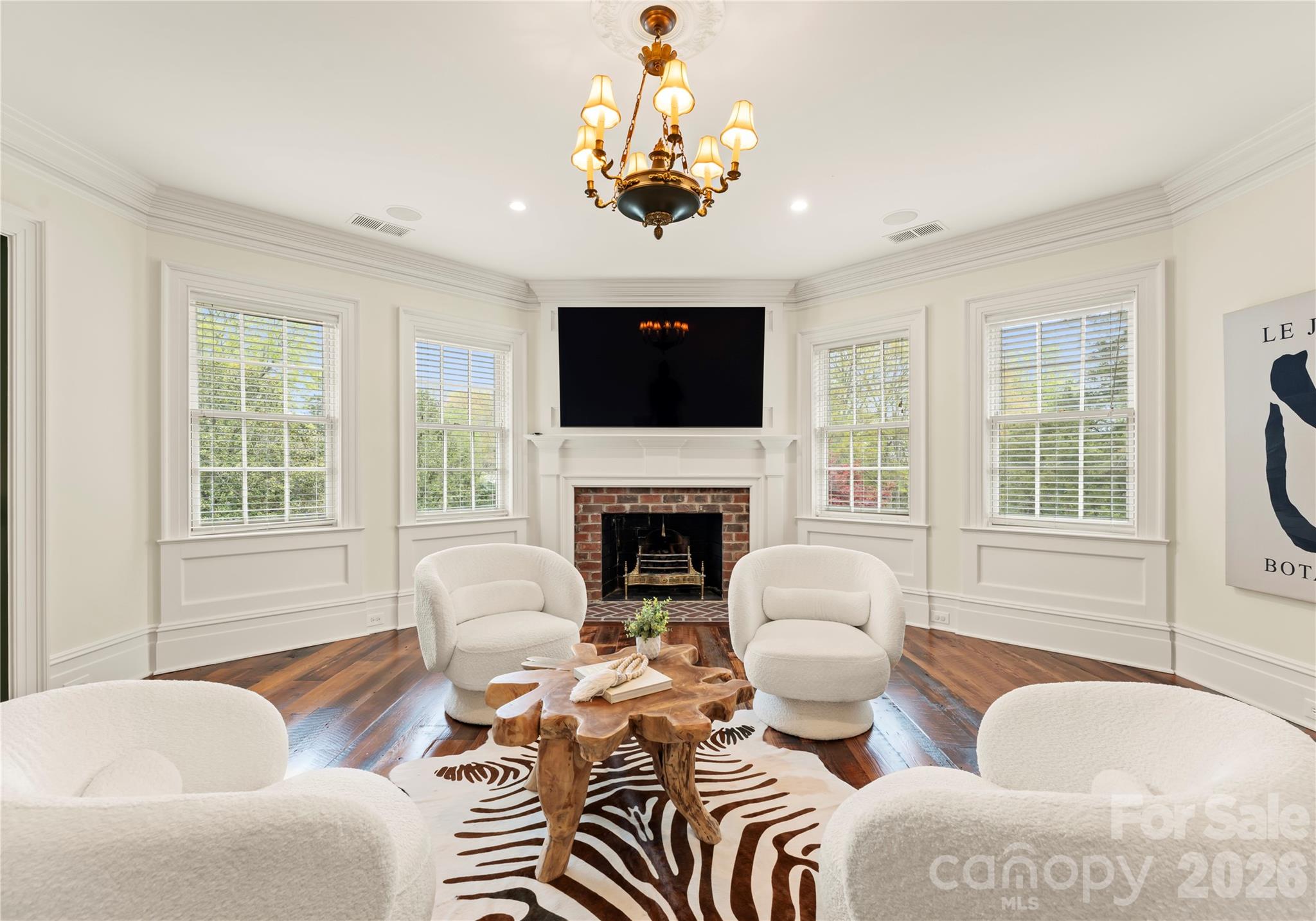 5520 Sharon View Road — Charlotte