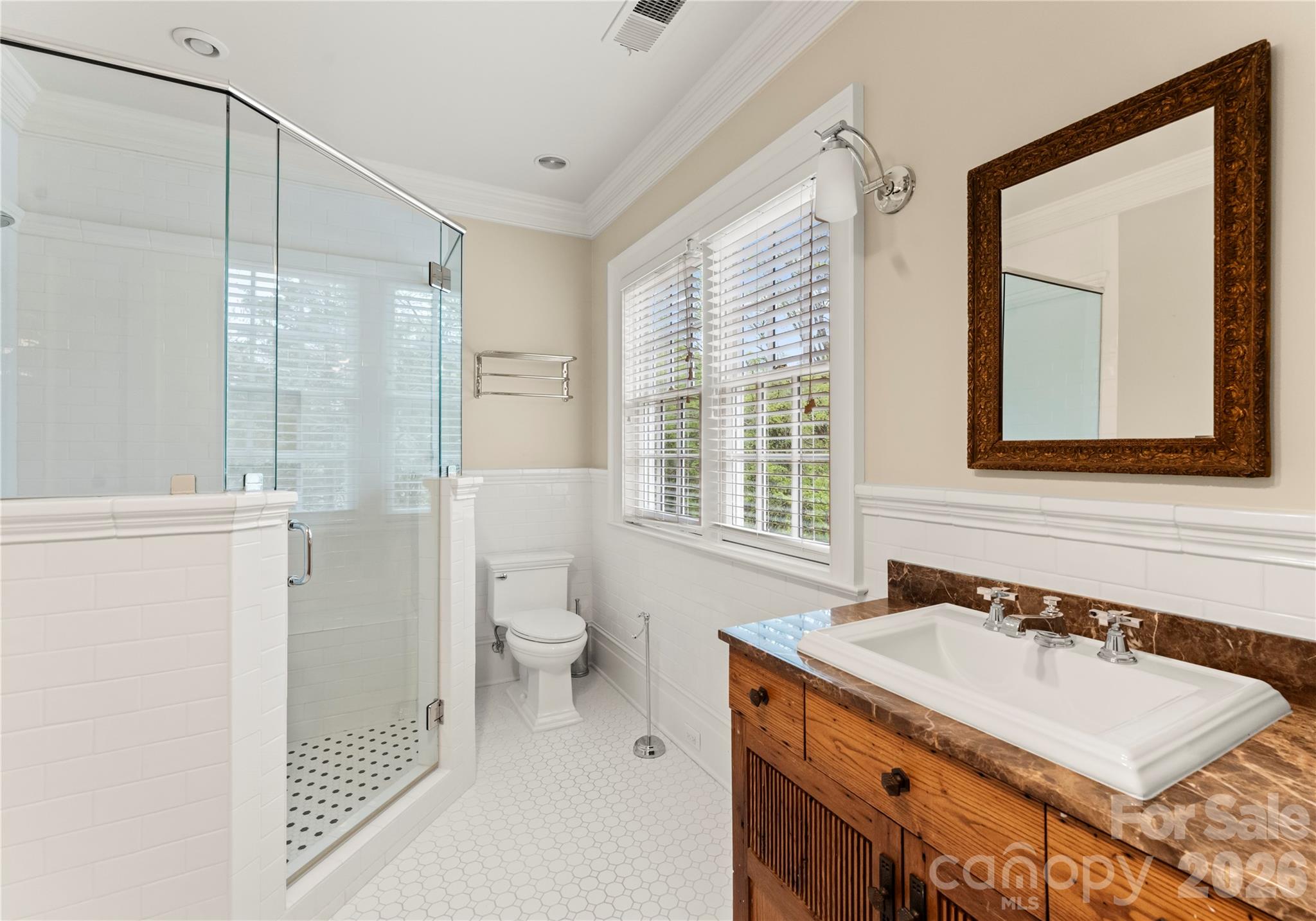 5520 Sharon View Road — Charlotte