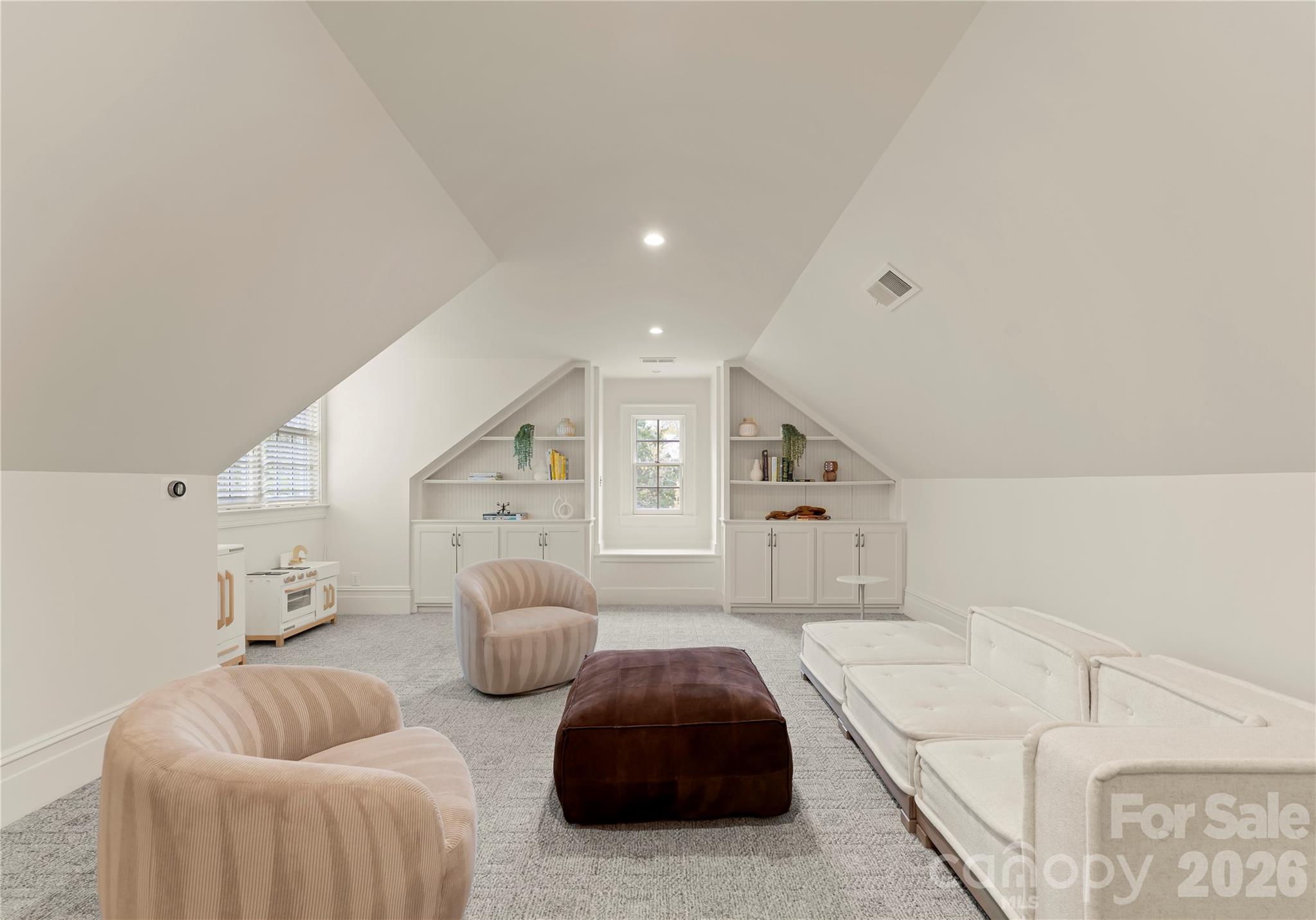 5520 Sharon View Road — Charlotte