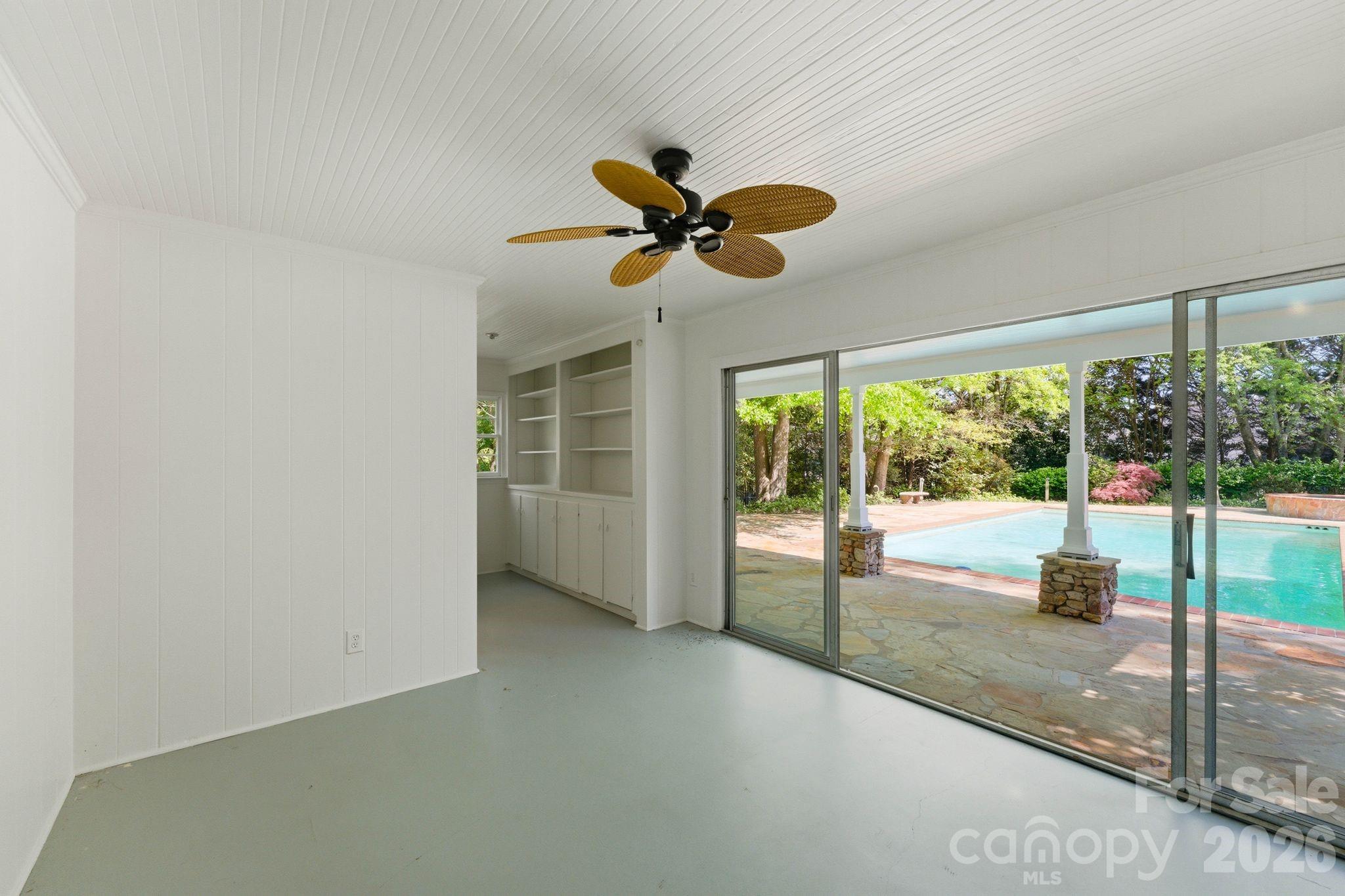5520 Sharon View Road — Charlotte