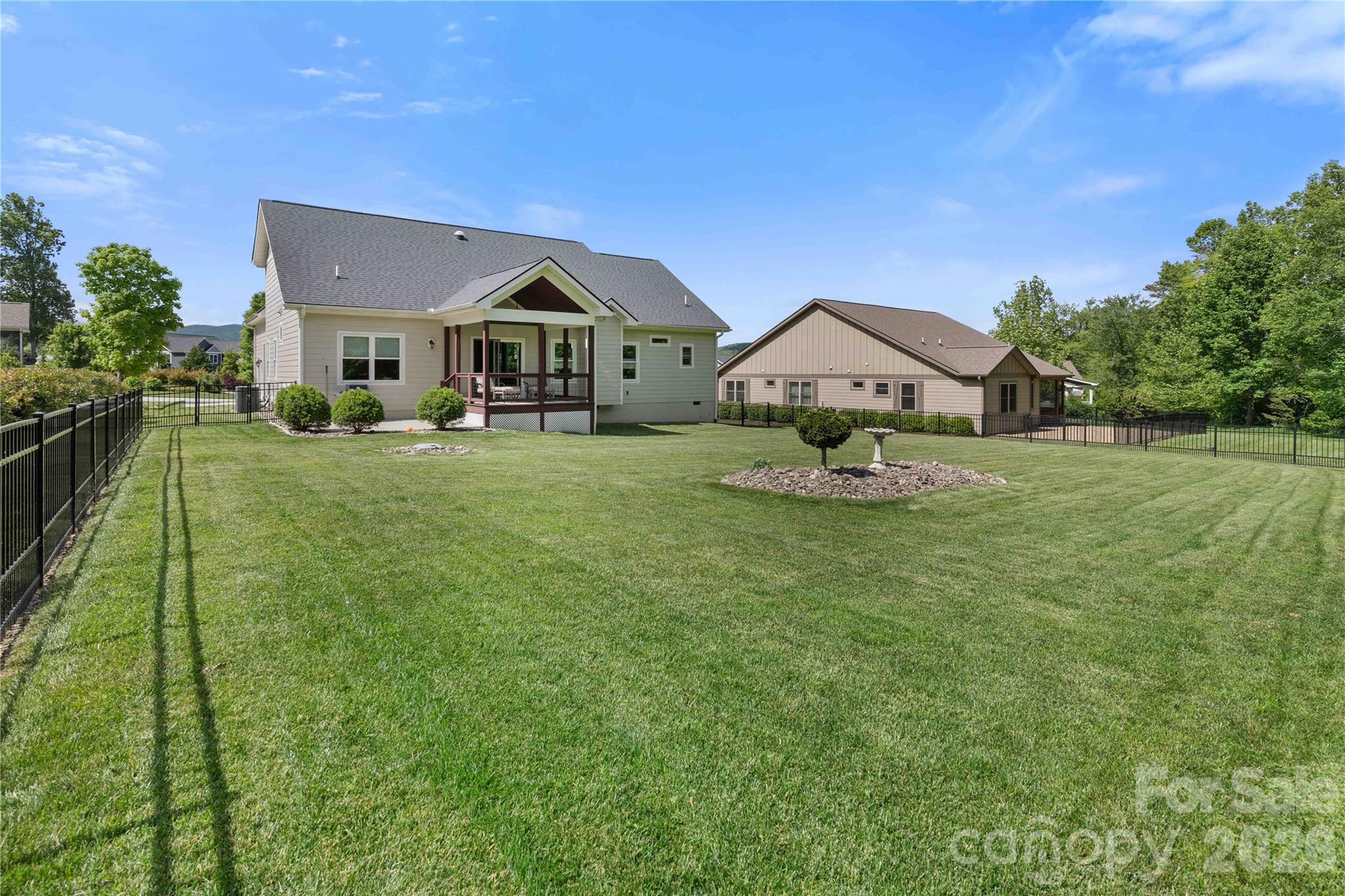 806 Blacksmith Run Drive — Hendersonville