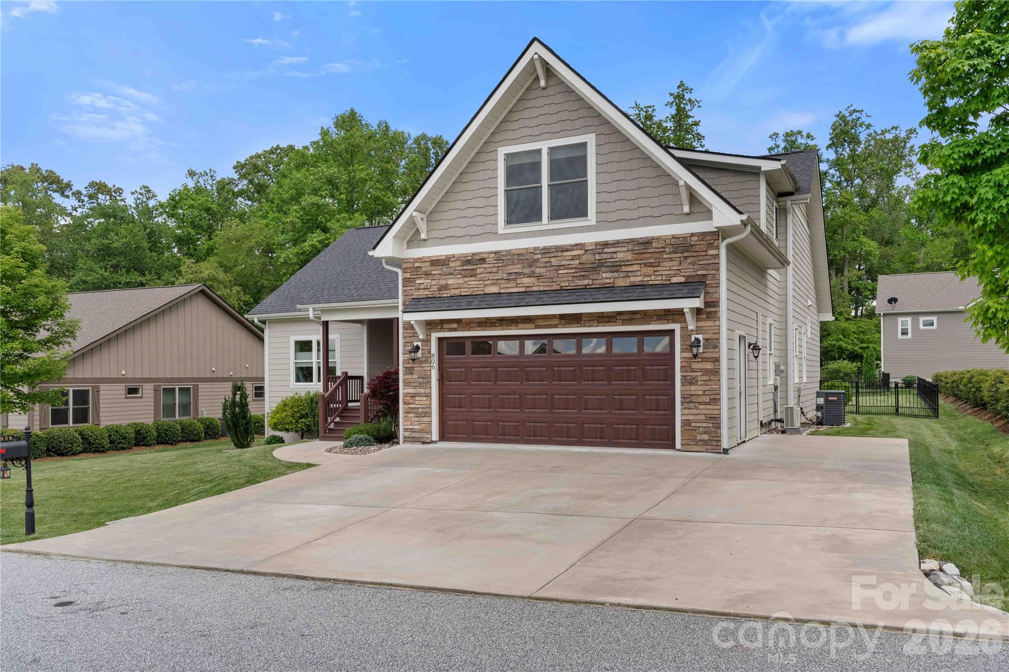 806 Blacksmith Run Drive — Hendersonville