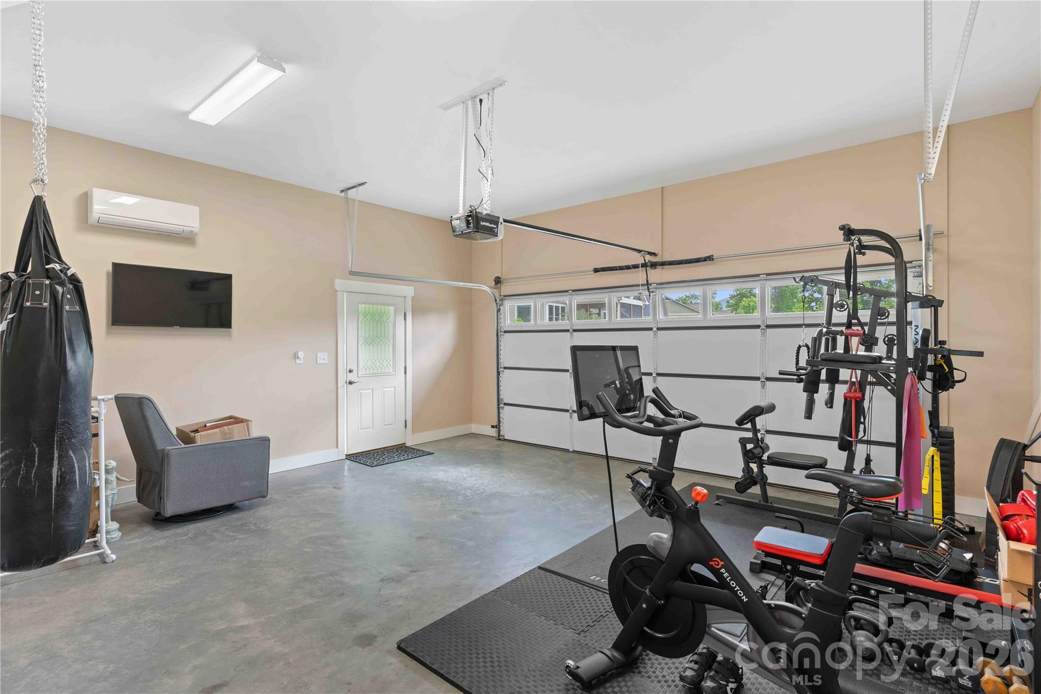 806 Blacksmith Run Drive — Hendersonville