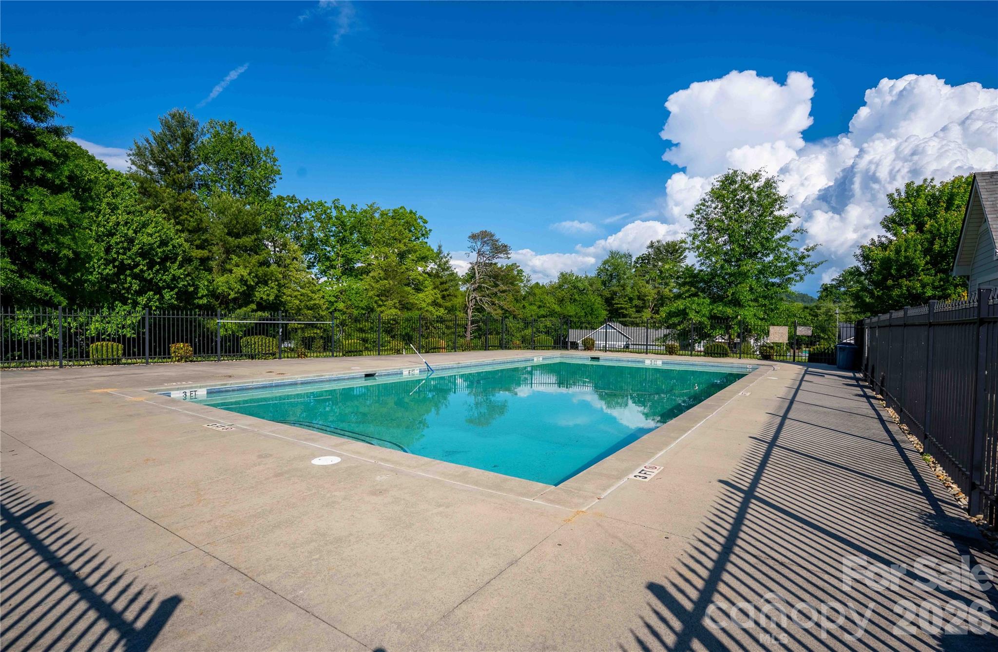 806 Blacksmith Run Drive — Hendersonville