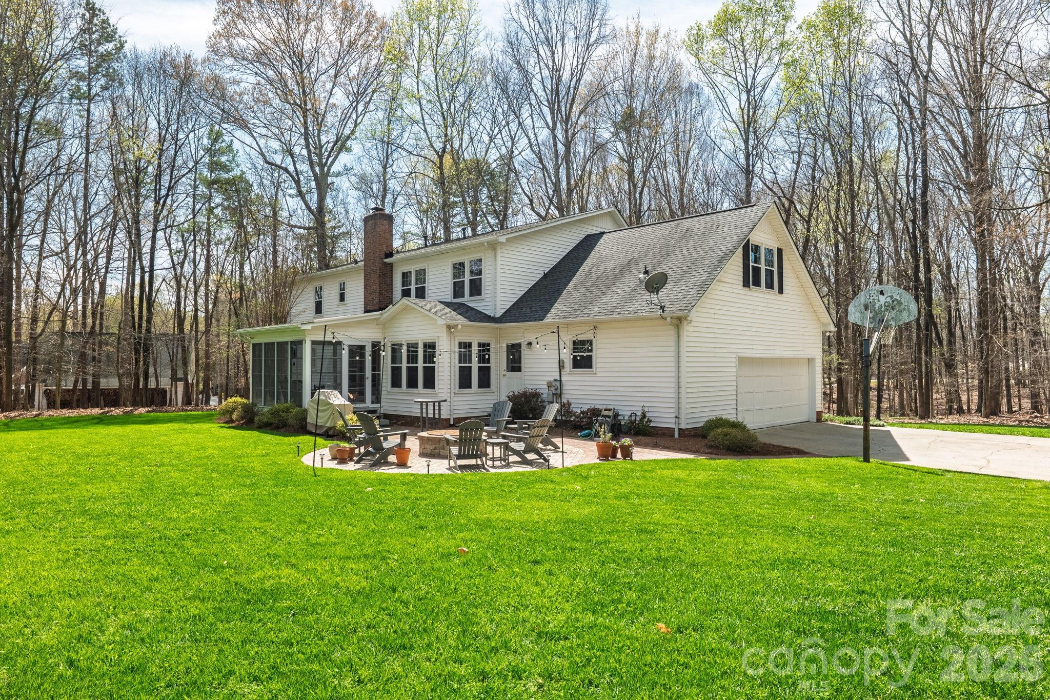 801 Reverdy Lane — Matthews