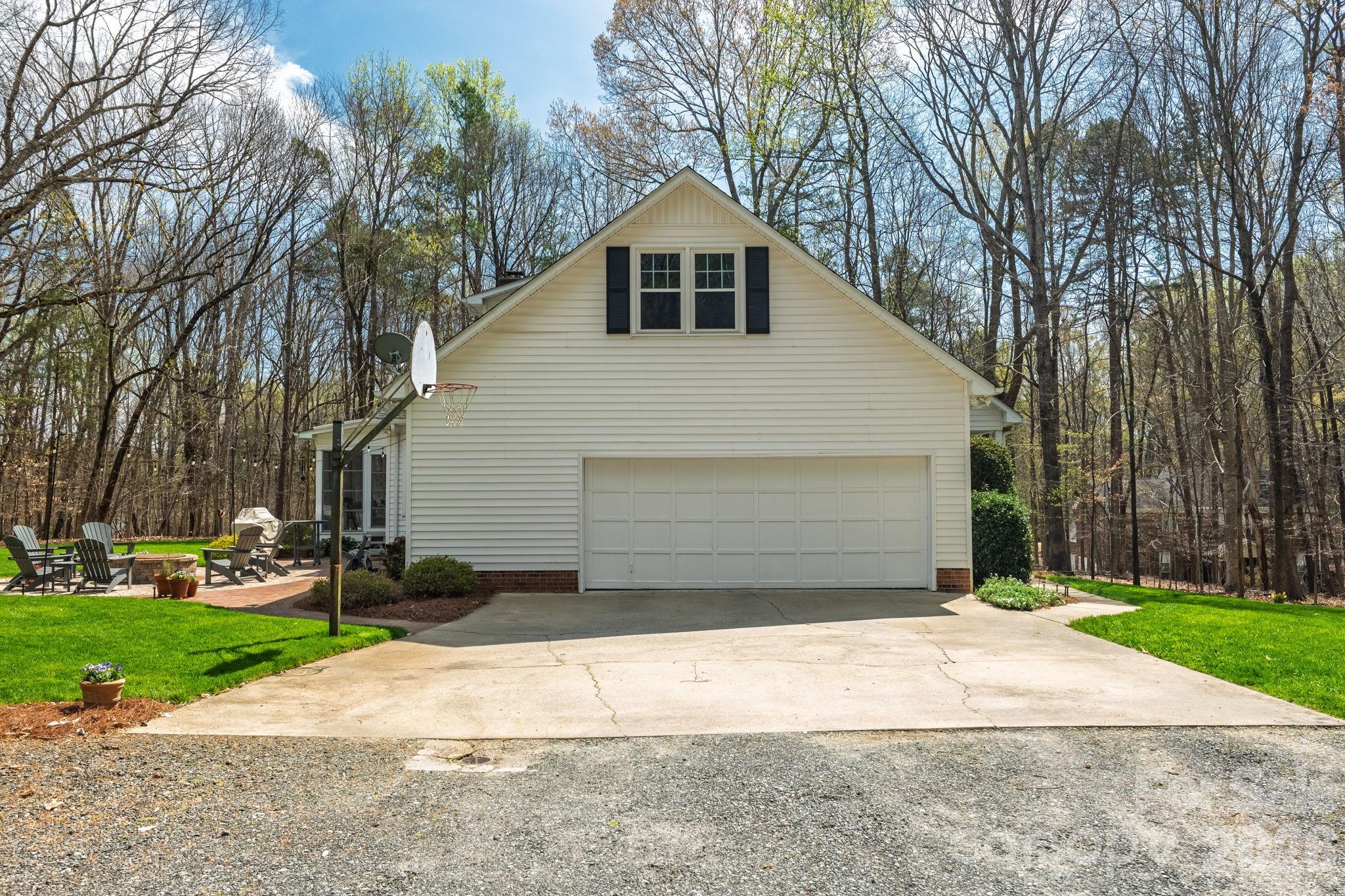 801 Reverdy Lane — Matthews
