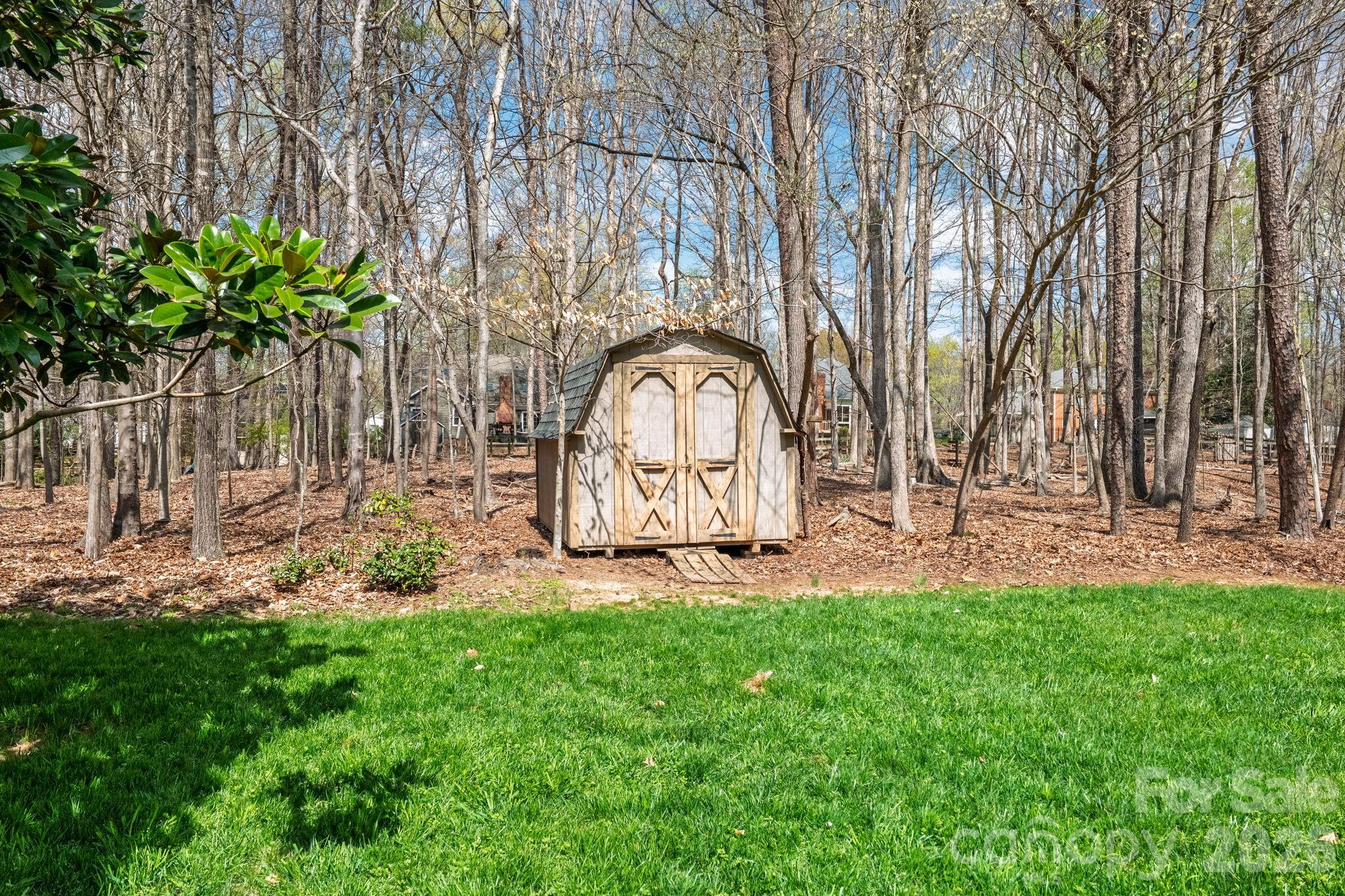 801 Reverdy Lane — Matthews