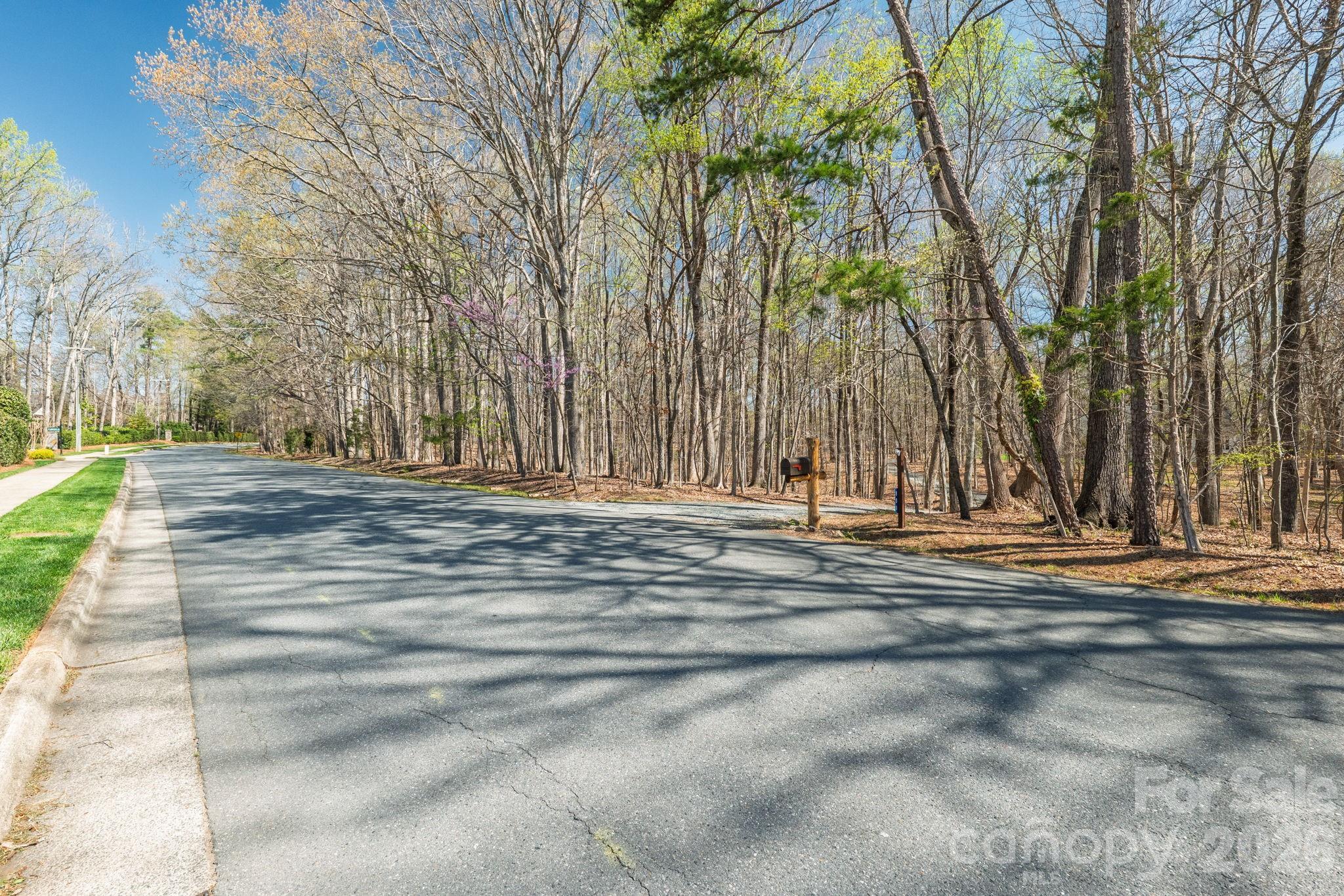 801 Reverdy Lane — Matthews