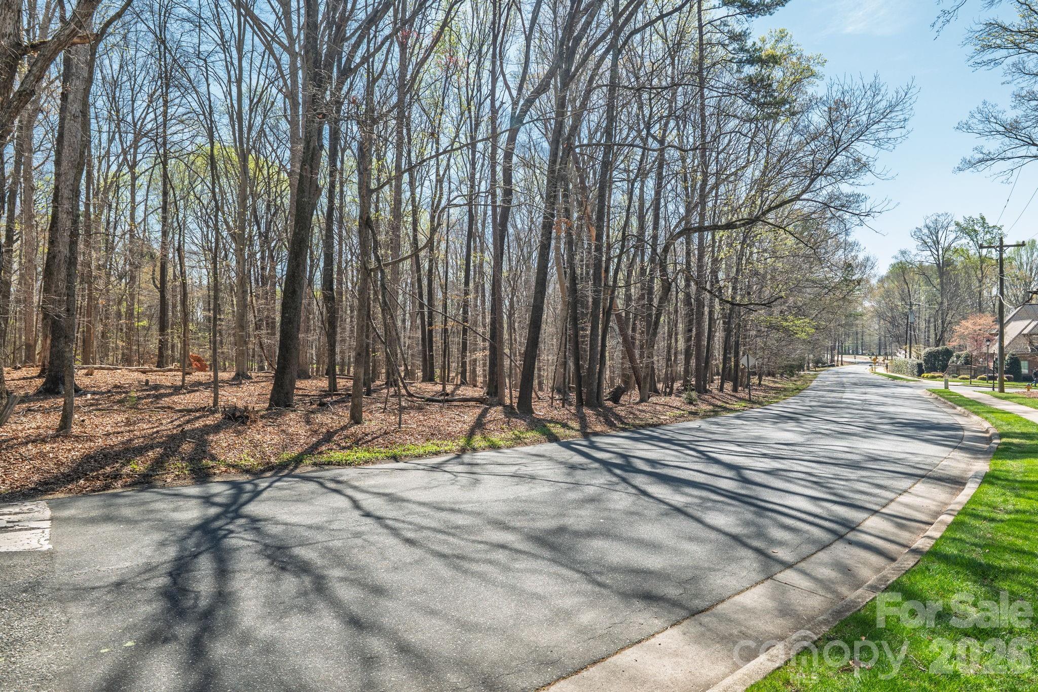 801 Reverdy Lane — Matthews