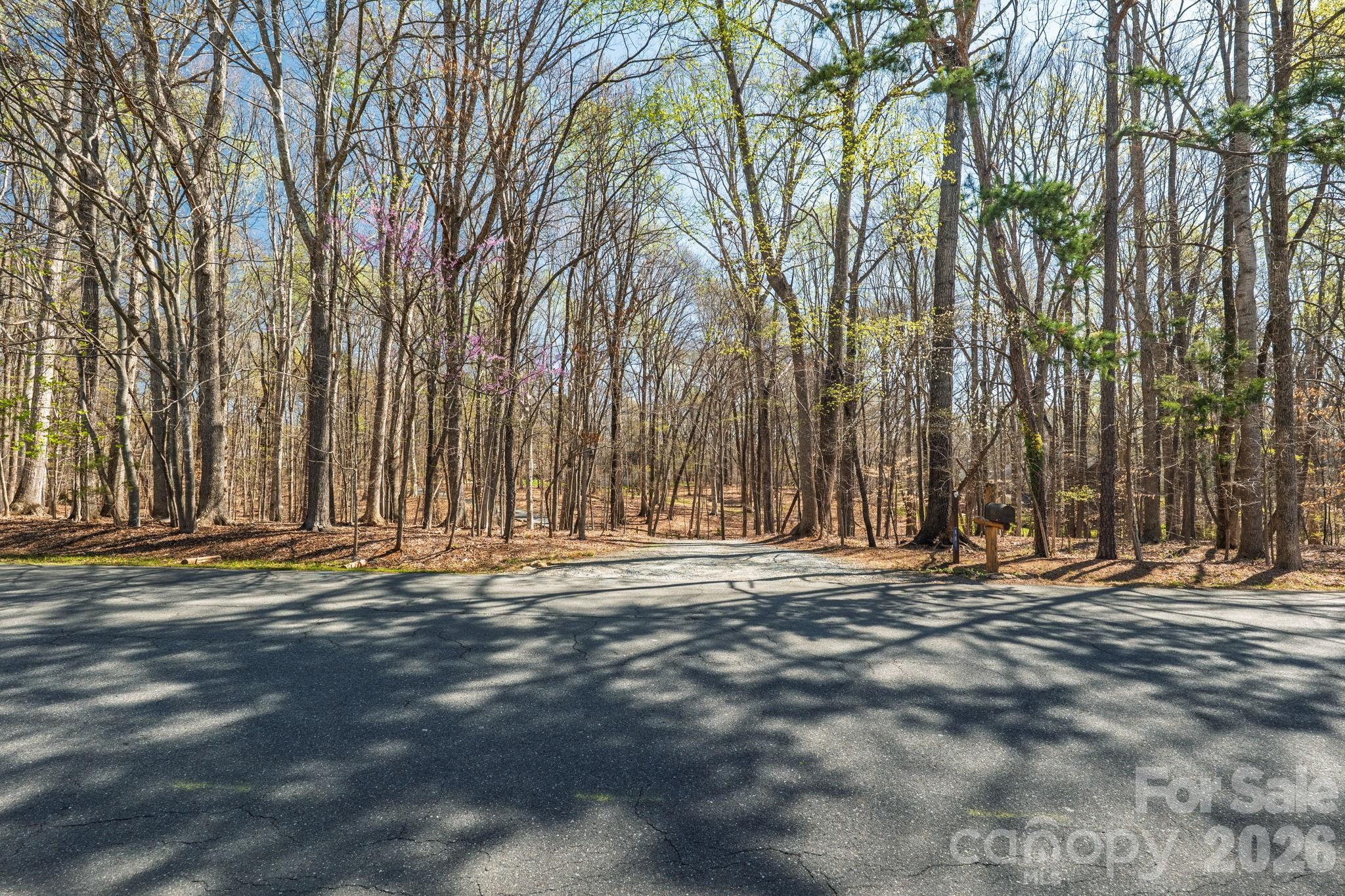 801 Reverdy Lane — Matthews