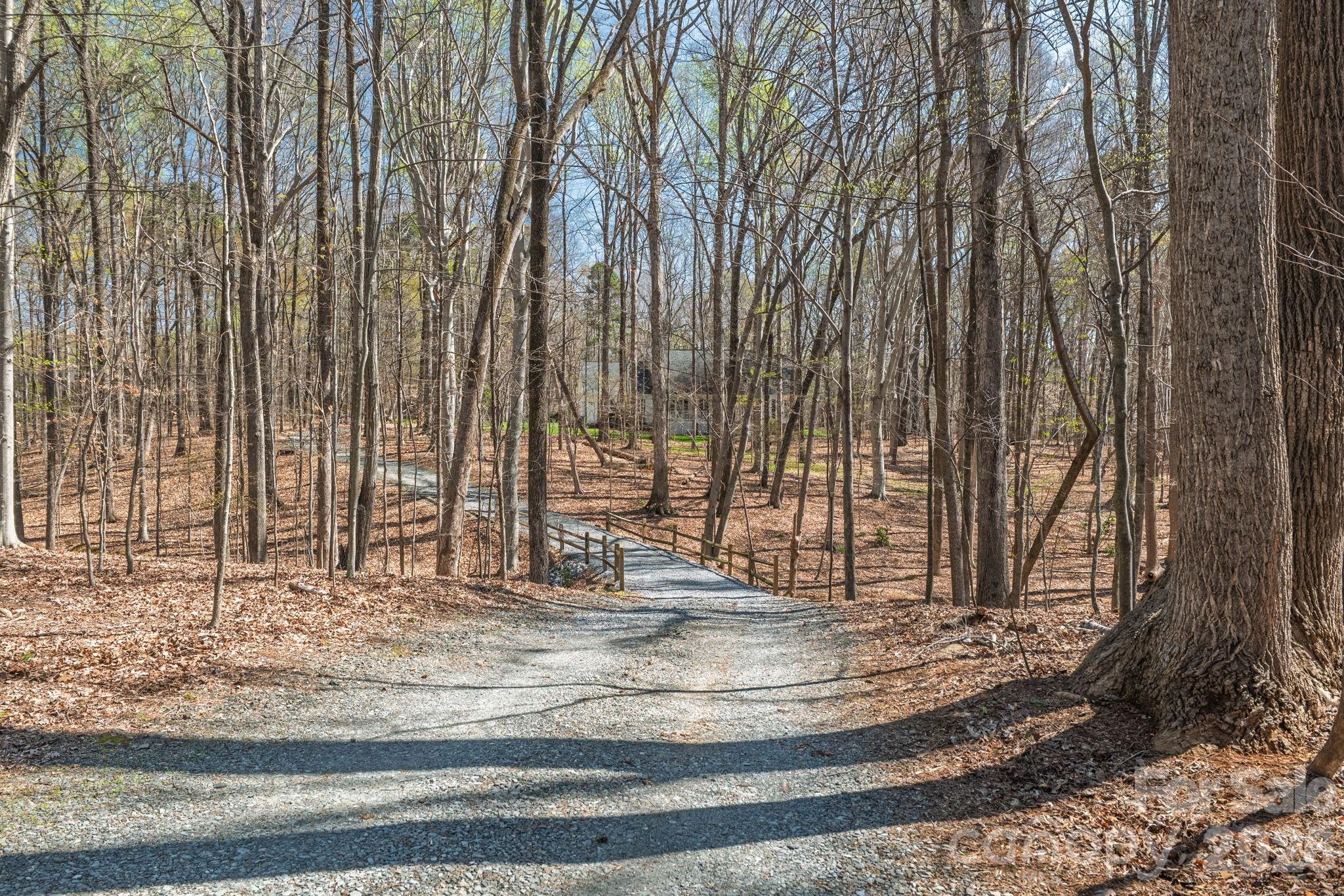 801 Reverdy Lane — Matthews