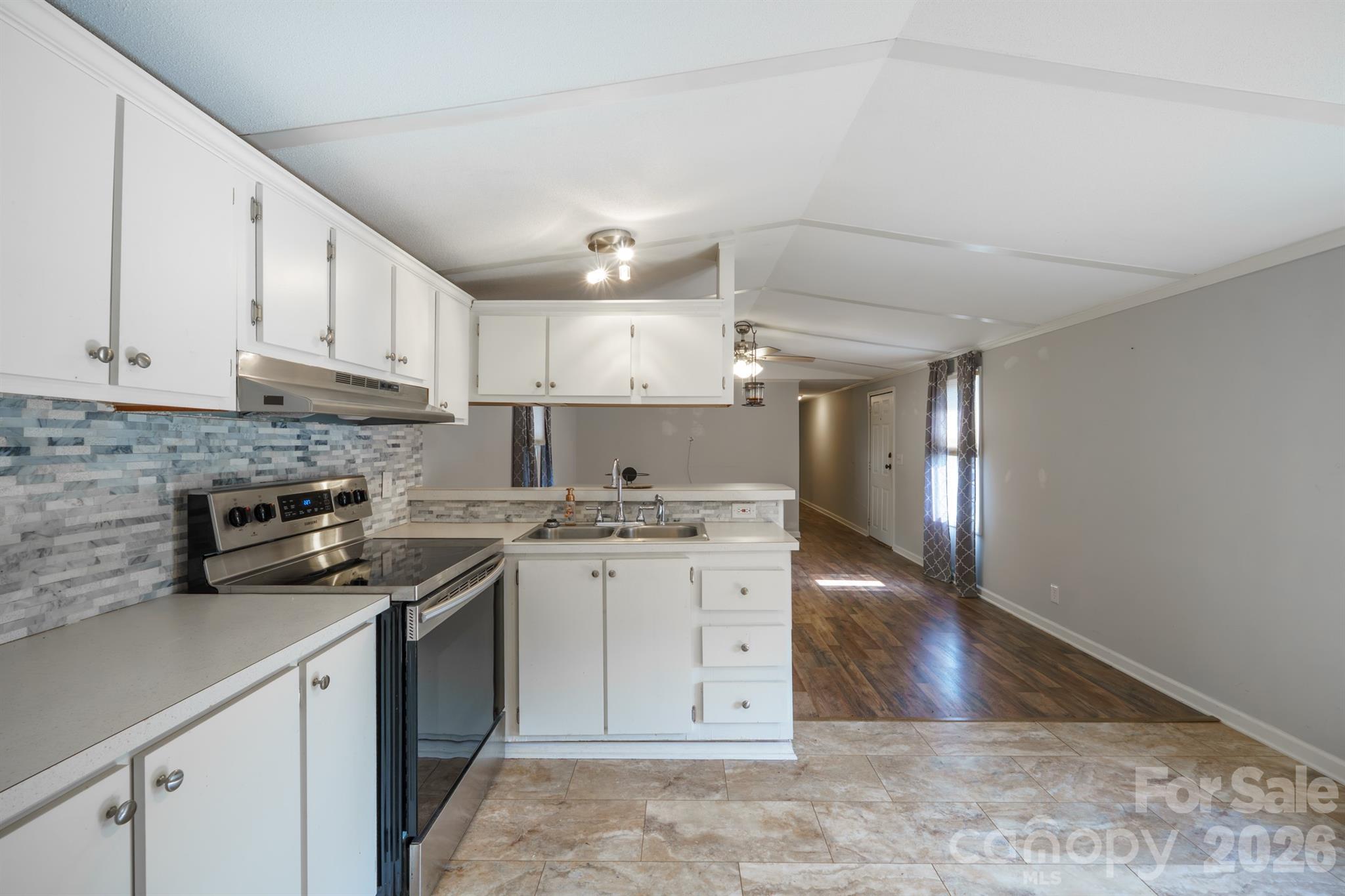 222 Summertree Drive — Troutman