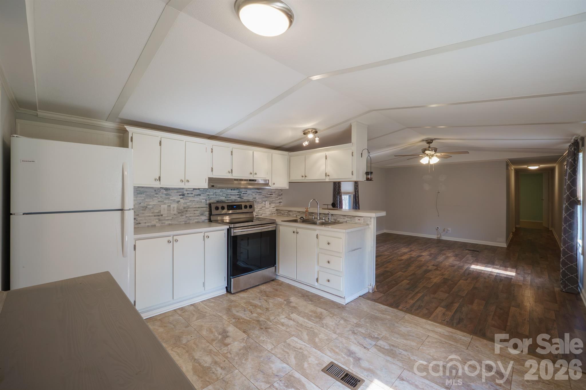222 Summertree Drive — Troutman
