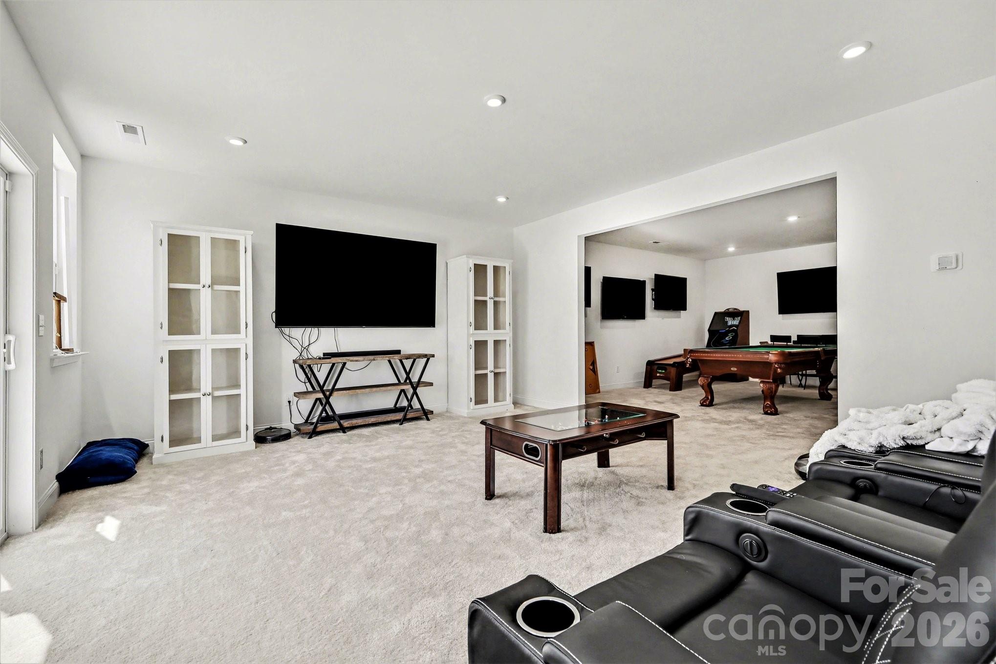 893 Regulus Court — York