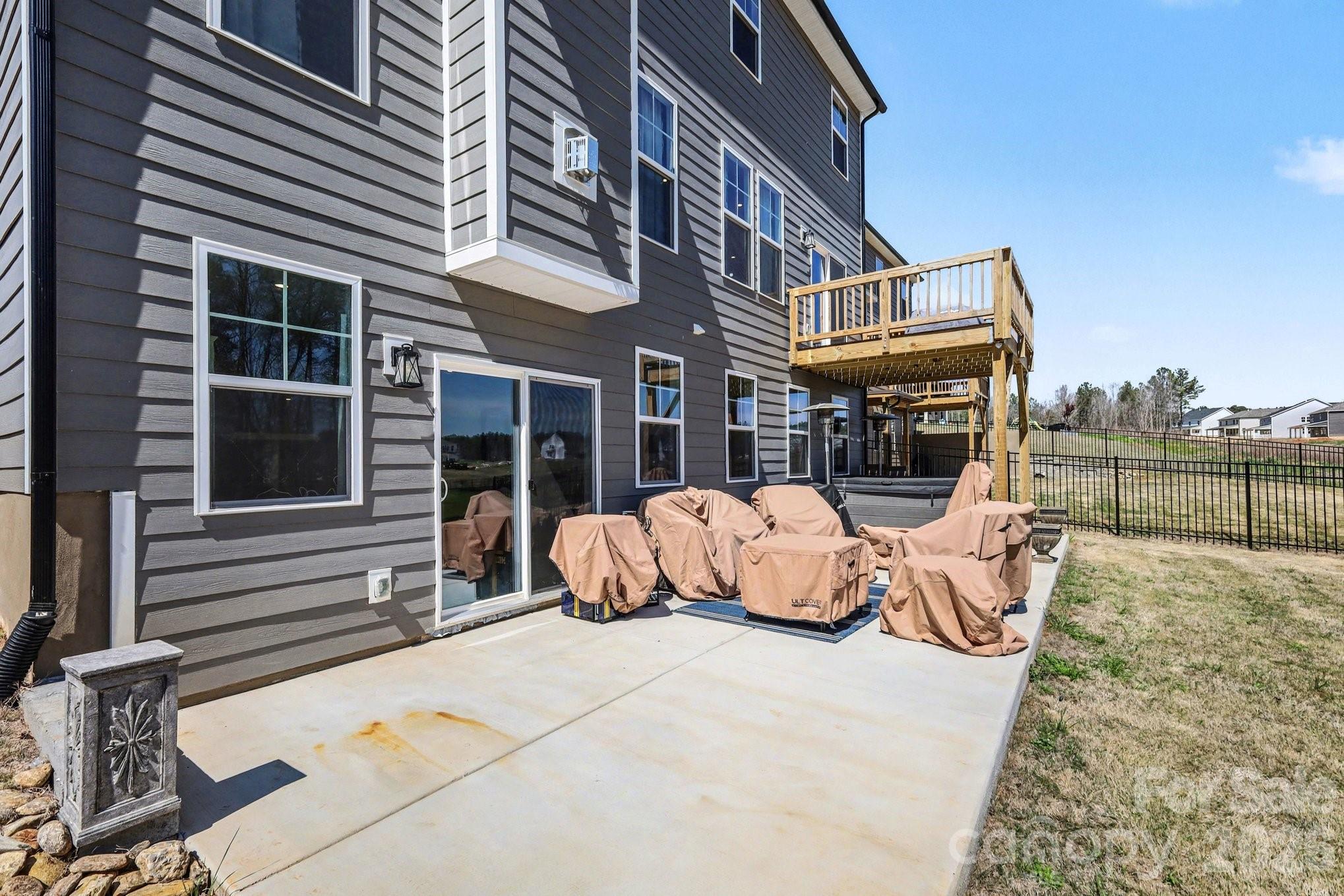 893 Regulus Court — York