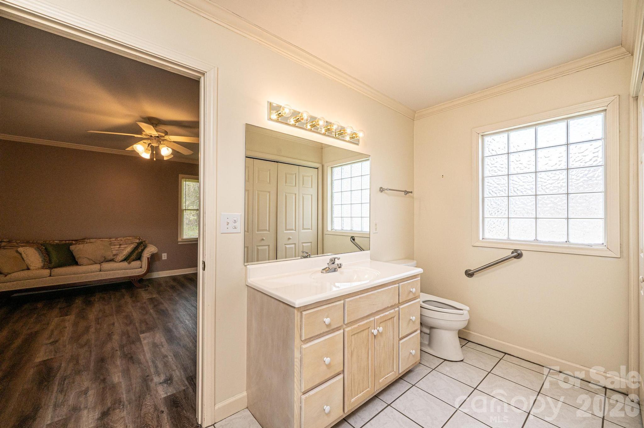 142 39th Avenue Court NW — Hickory